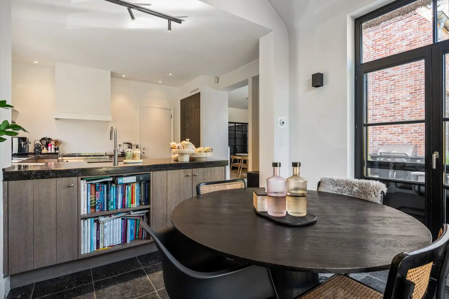 Prachtige villa met 3 slaapkamers, bureau en garage te koop op Toplocatie in Lier! foto 10