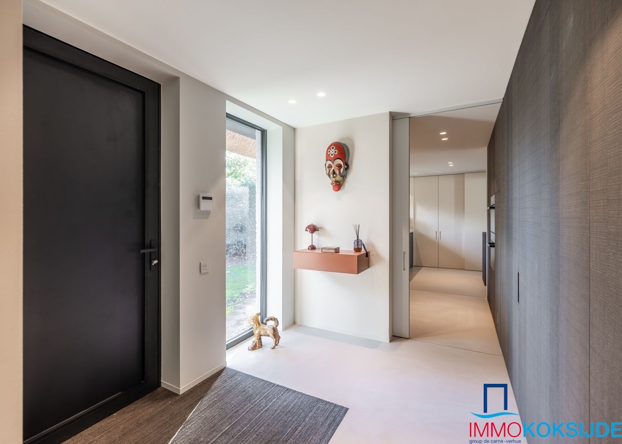 Luxueus gerenoveerde villa met 5 slaapkamers, residentieel gelegen op toplocatie in Sint-Idesbald. foto 3