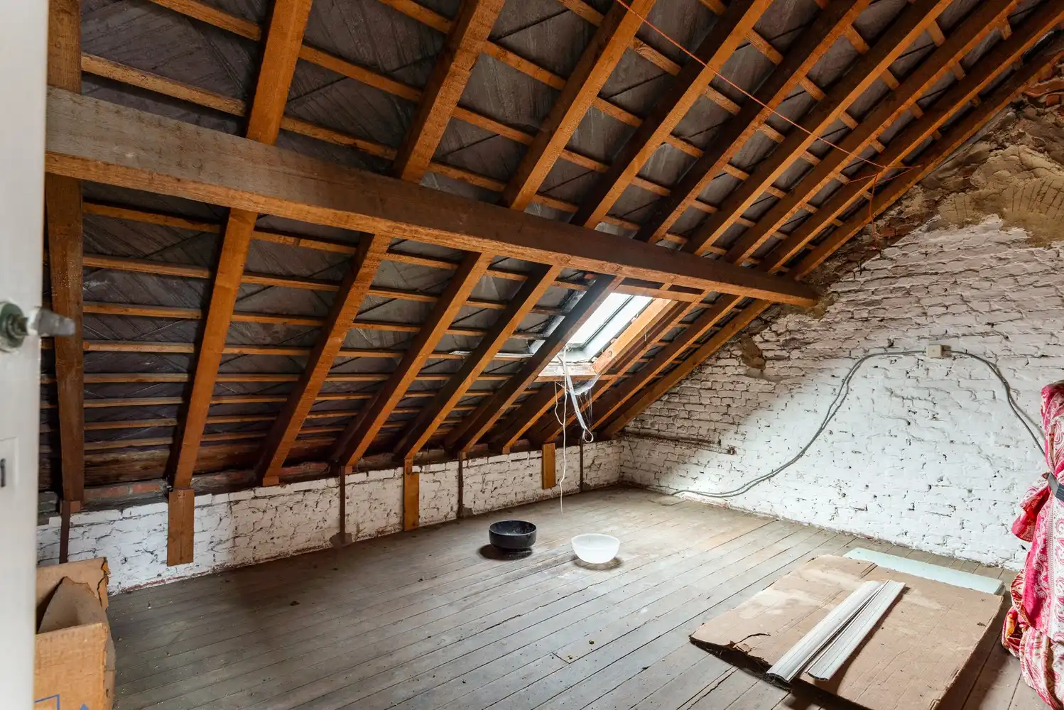 Te renoveren woning met 3 slaapkamers, veel potentieel en een groene tuin in Lier! foto 17