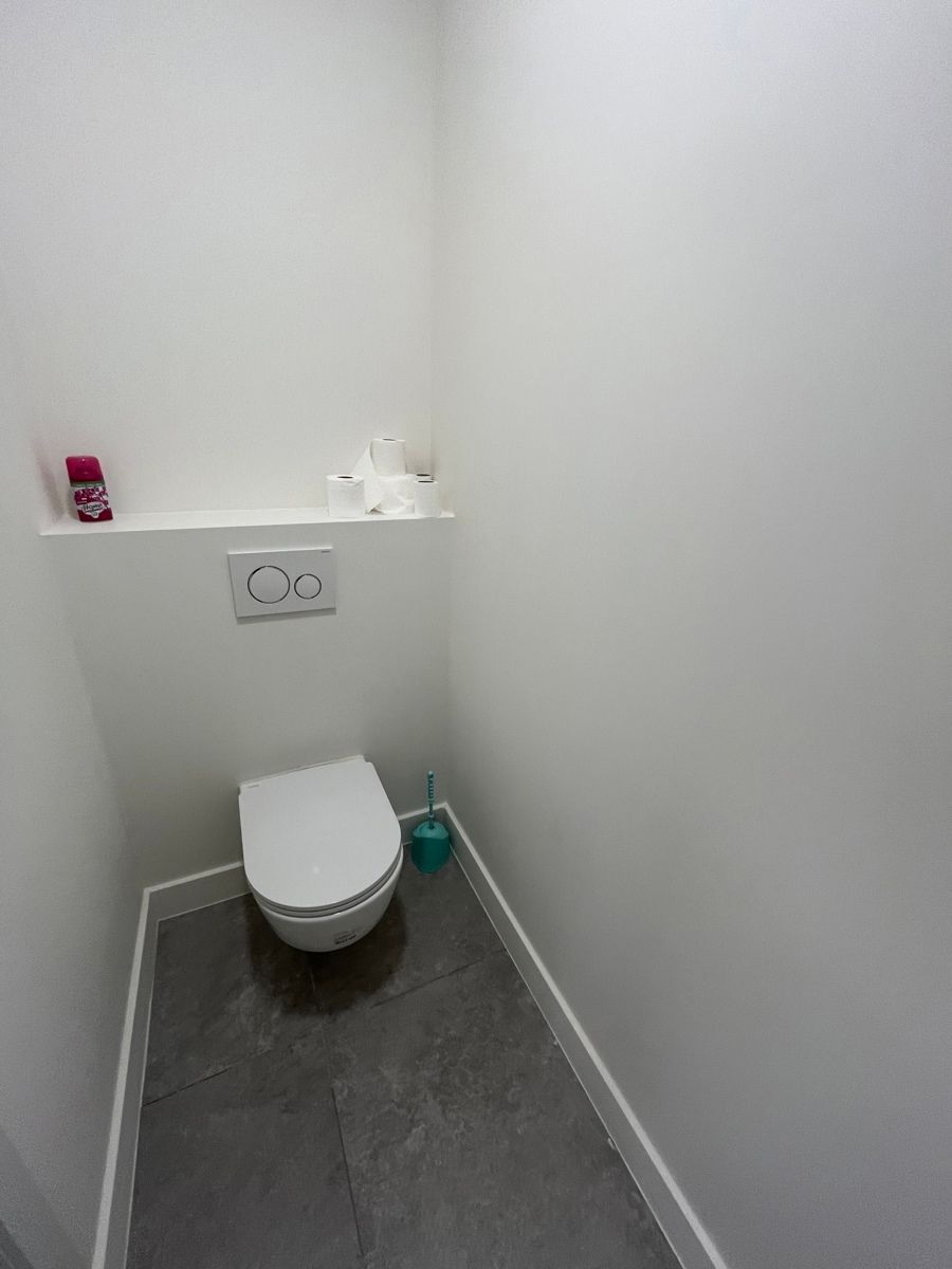 Winkel/showroom met topzichtbaarheid in Hasselt foto 16