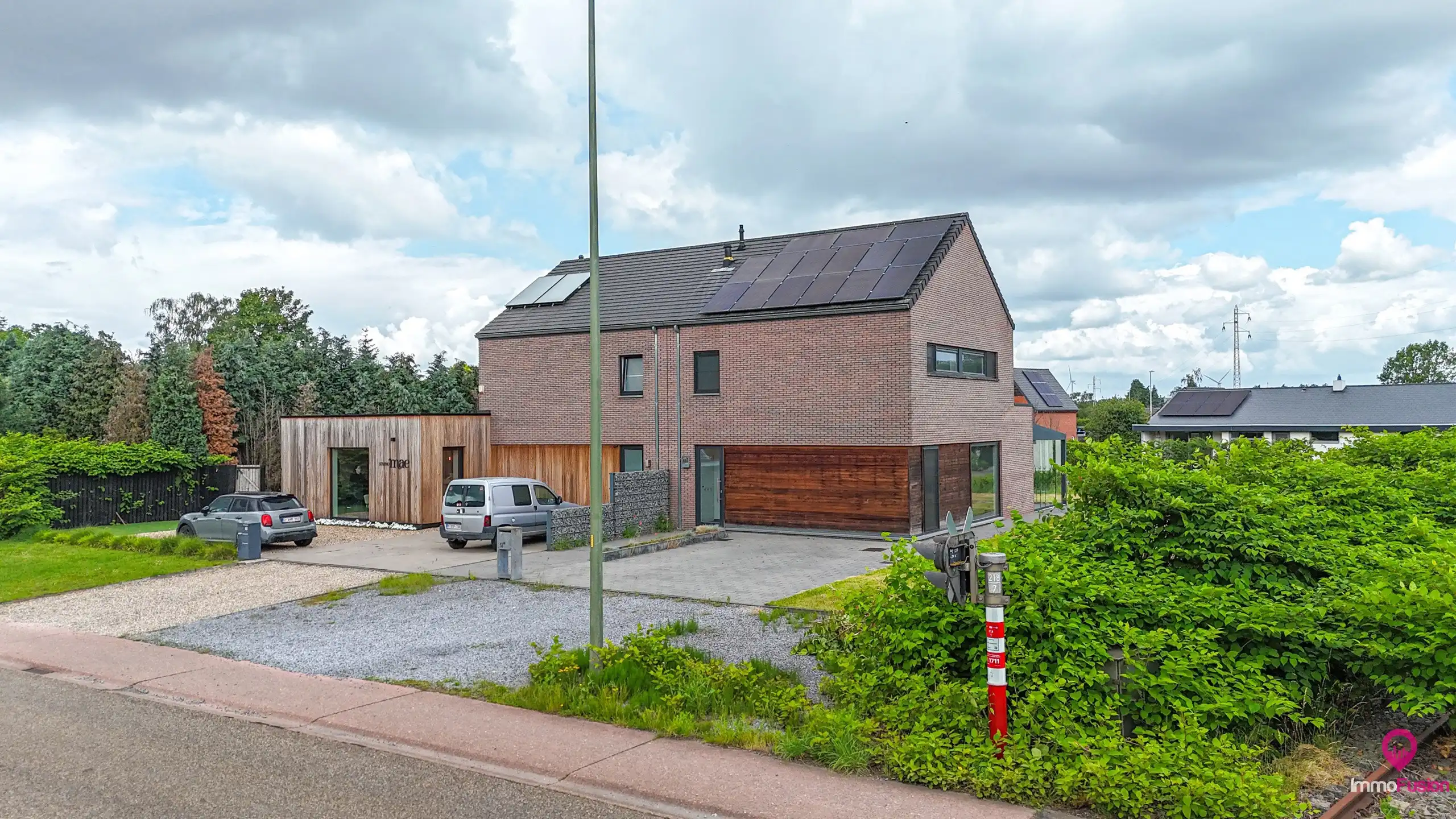 Recente halfopen woning met 3slpks, veranda en ruime tuin! foto 29