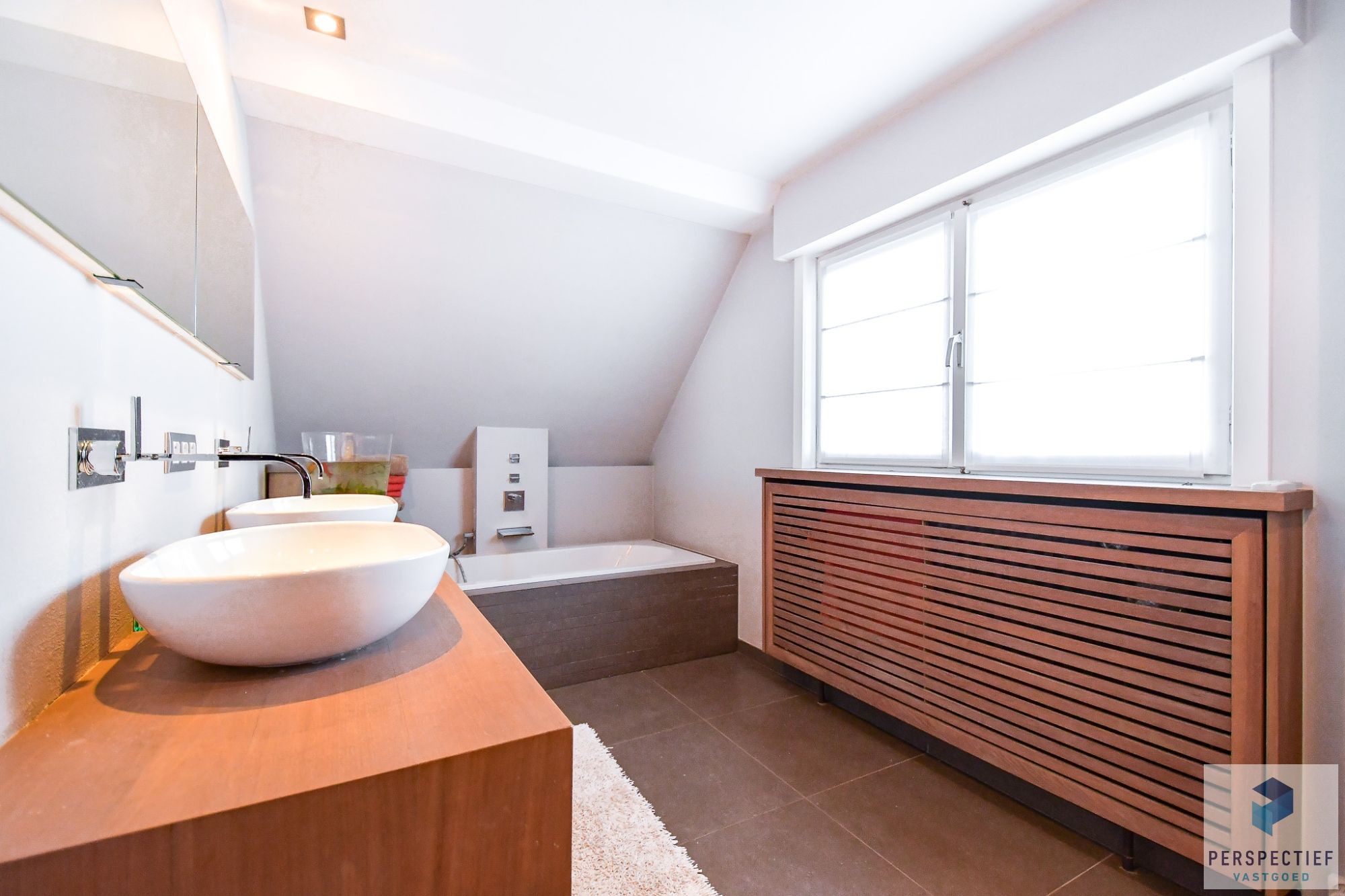 Stijlvol wonen met praktijkmogelijkheden in een groene omgeving tussen Oedelem en Brugge foto 14