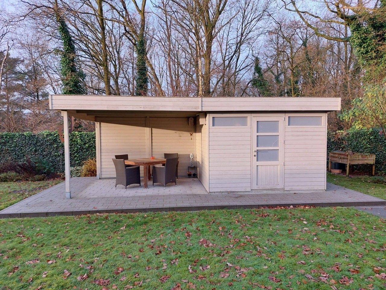 Ruime woning op een mooi perceel (880 m²) met vlotte verbindingen en toch vlakbij de natuur! foto 3