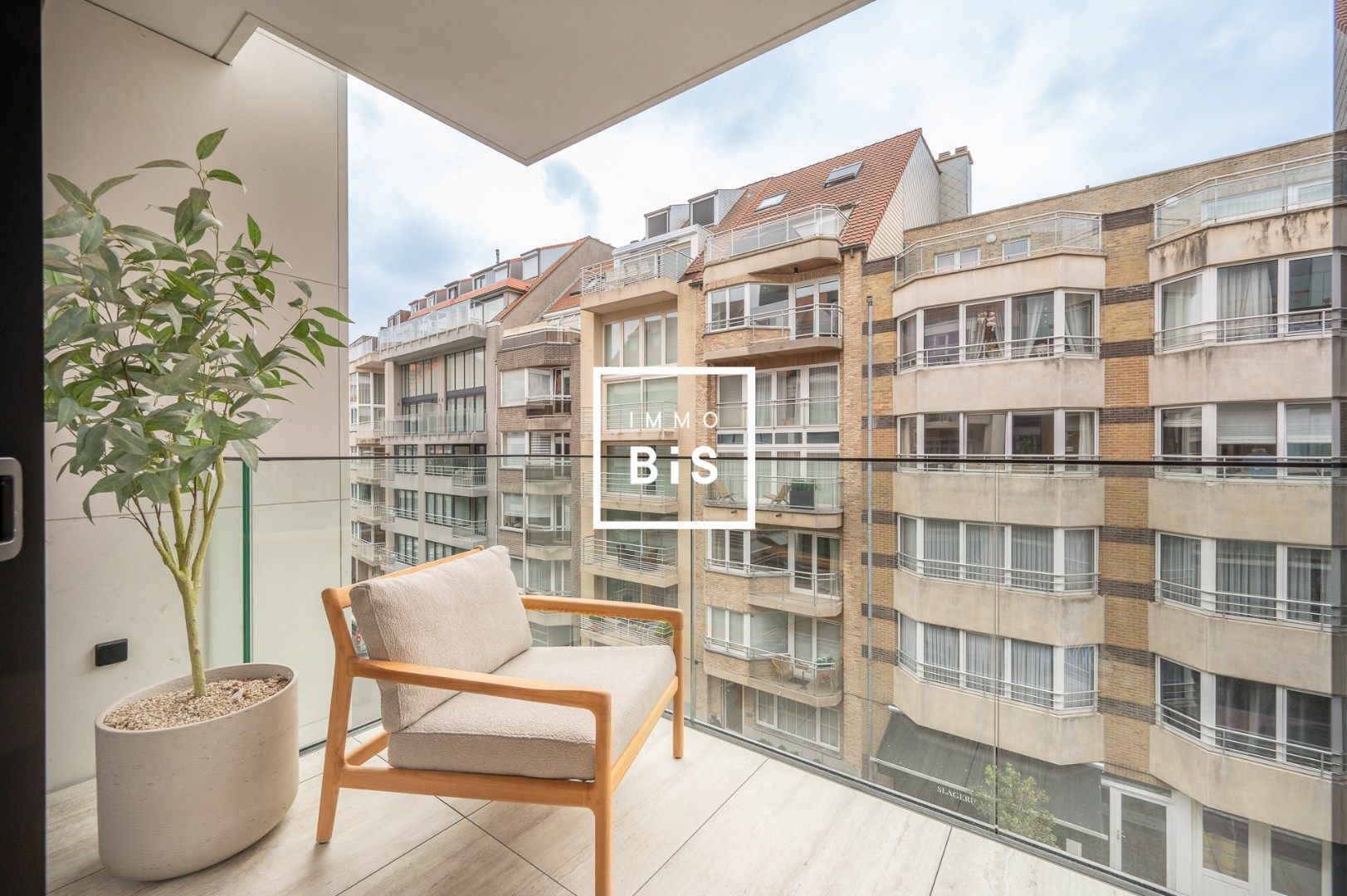 Stijlvol nieuwbouwappartement op toplocatie aan zee foto 9