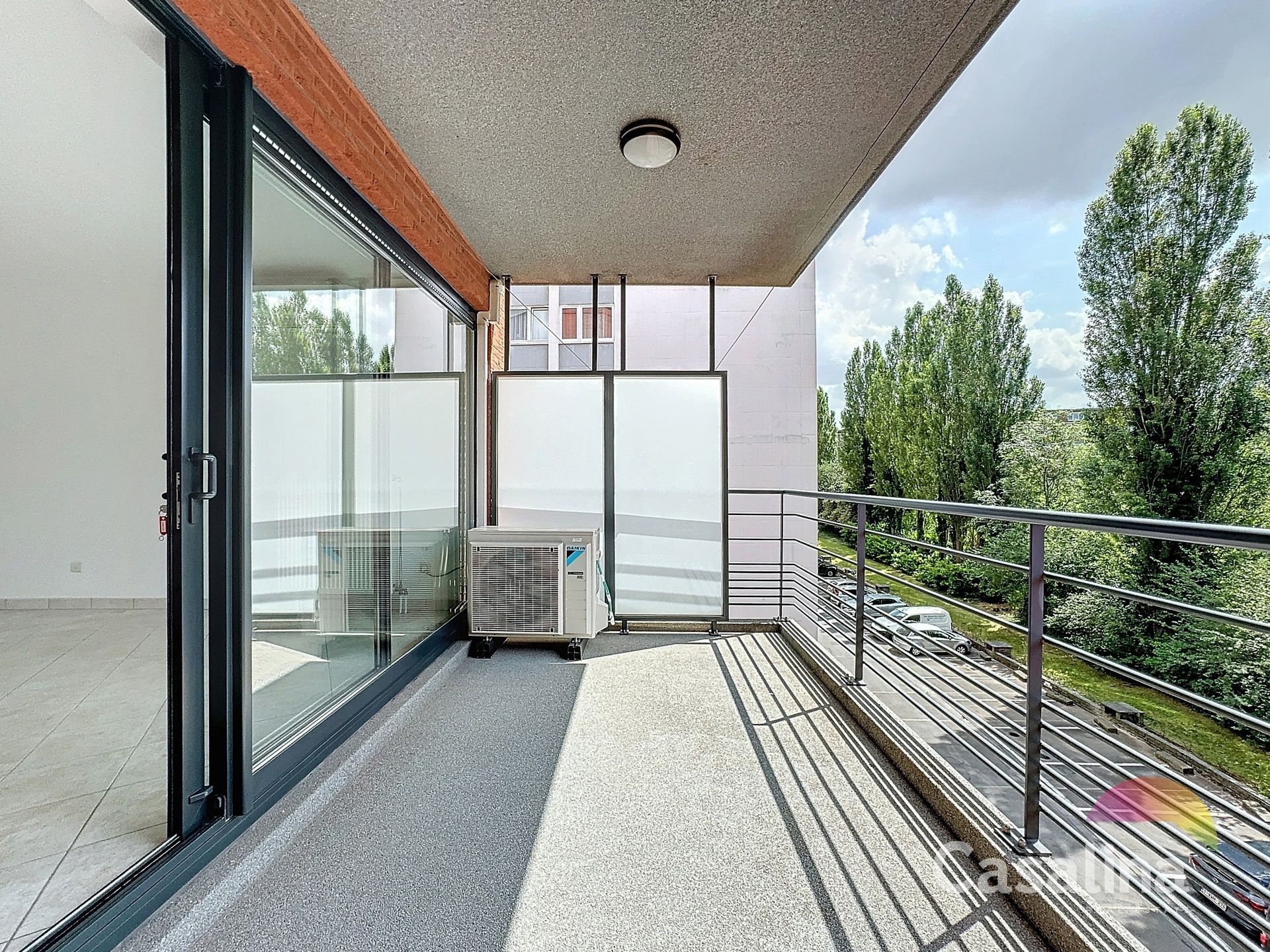 Appartement van 122m² met 2 terrassen, kelder en garagebox foto {{pictureIndex}}