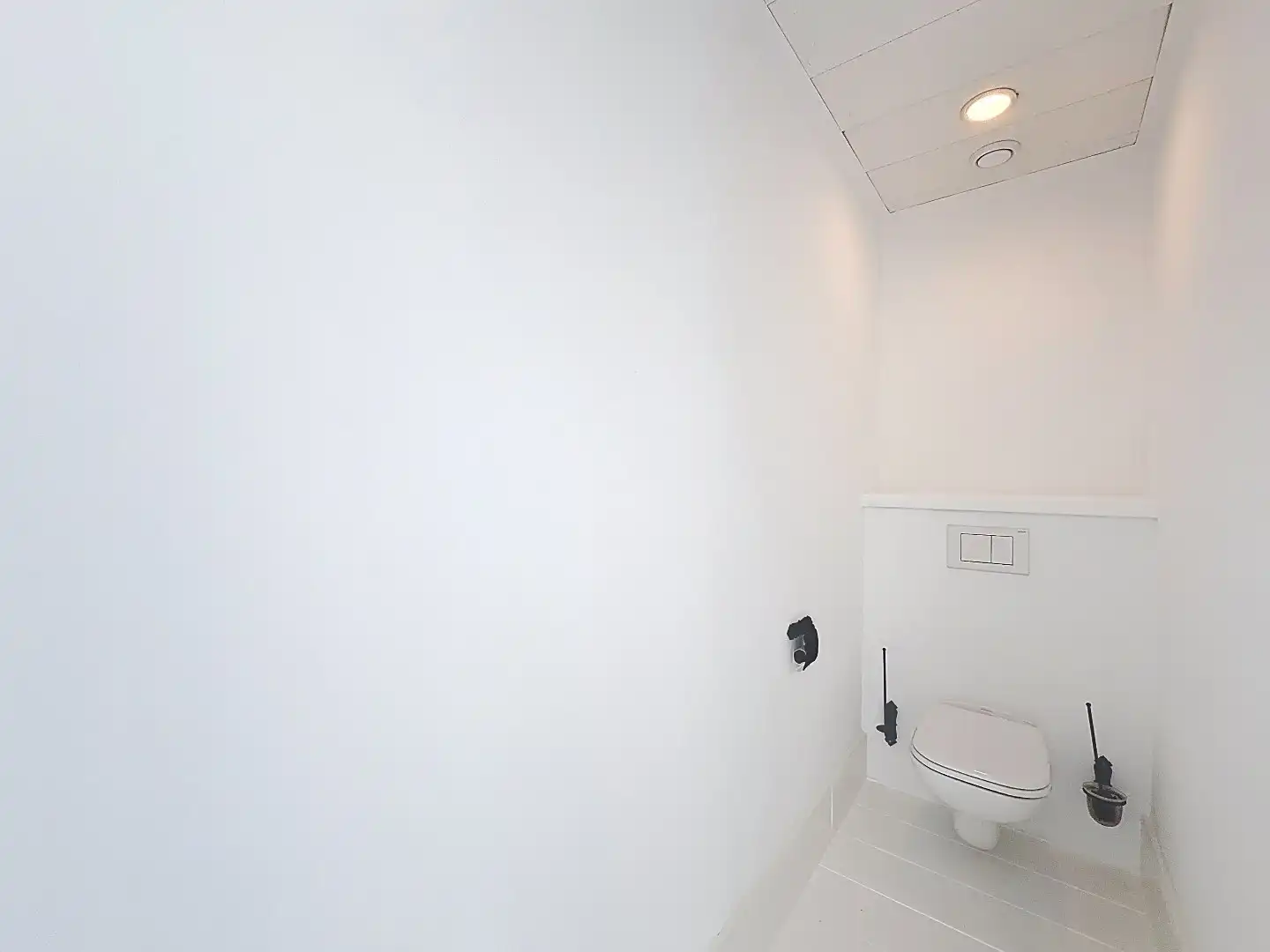 Uniek multifunctioneel object met bedrijfsruimte, kantoor, mancave en ruim appartement foto 34