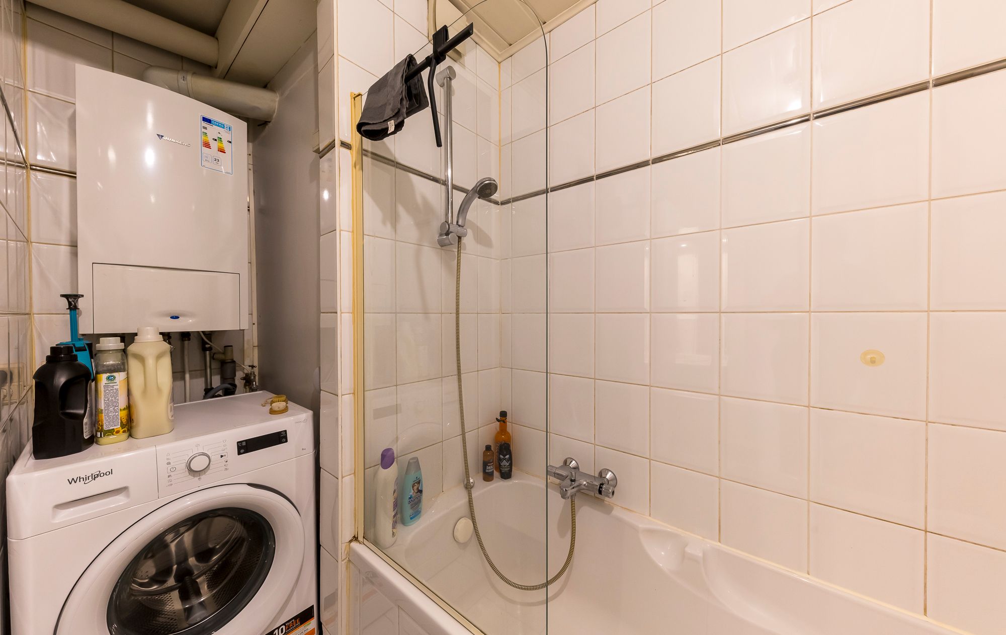 TE KOOP: 3-slaapkamerappartement op de bovenste verdieping op centrale locatie in Helchteren foto 12