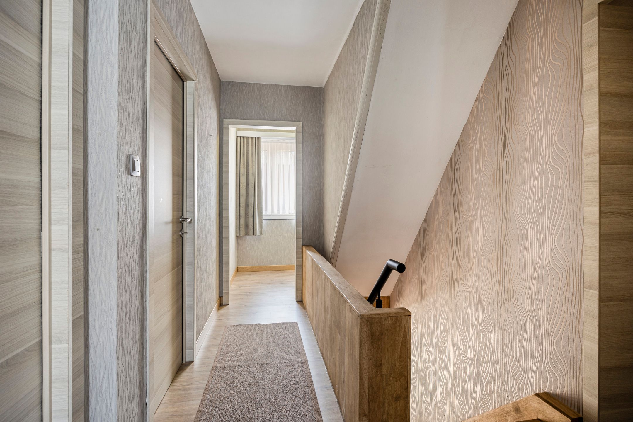 Wonen in dorpelijke charme: lichtrijke en ruime woonst foto 13