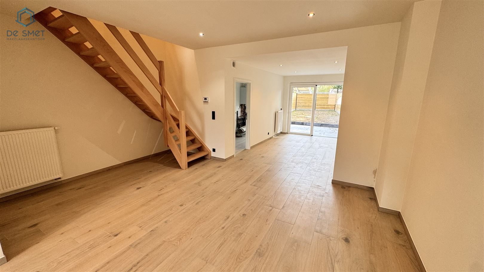 GERENOVEERDE WONING MET 3 SLP EN TUINTJE TE ZANDBERGEN foto 4