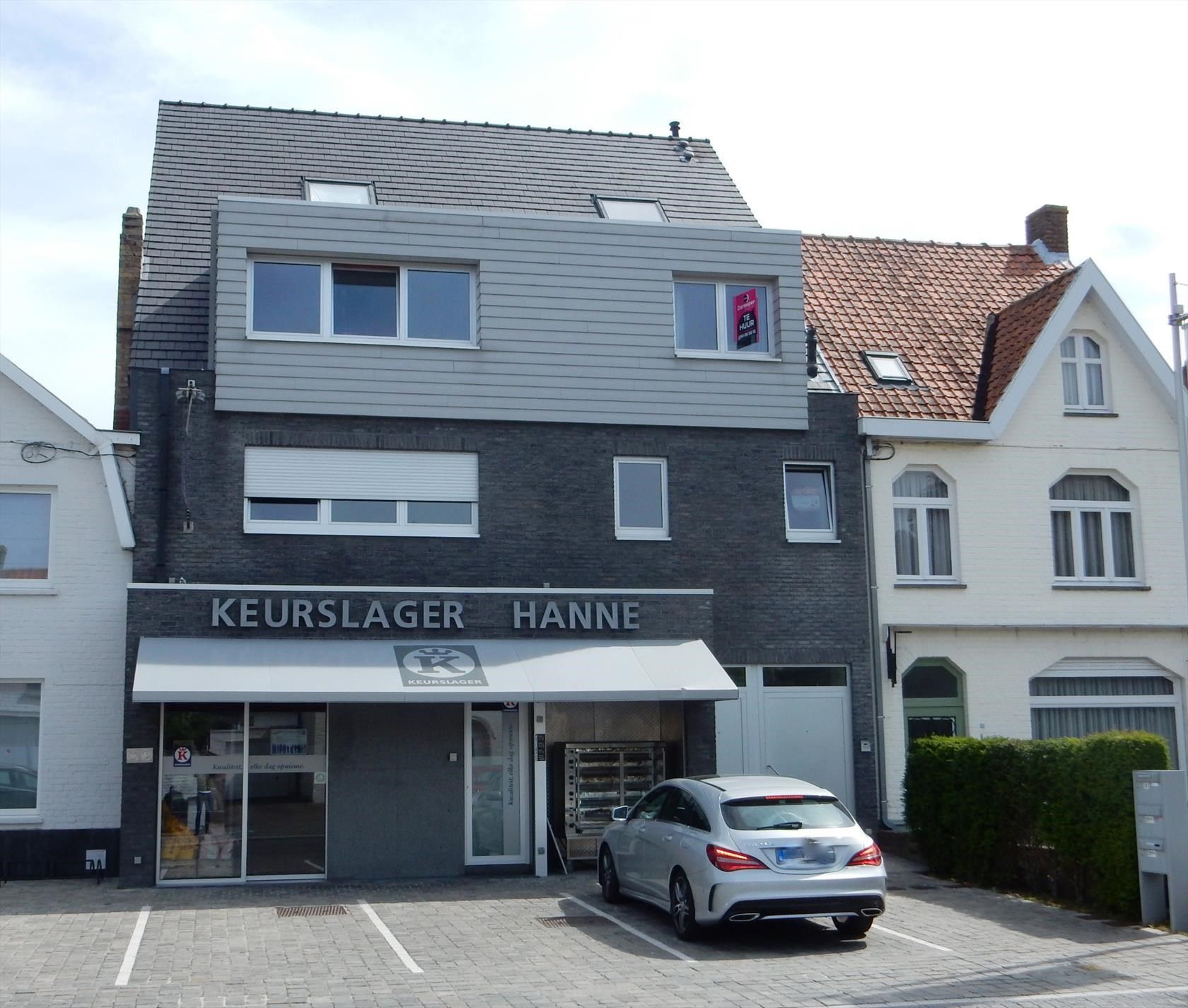 Ruim duplexappartement te Jabbeke foto {{pictureIndex}}