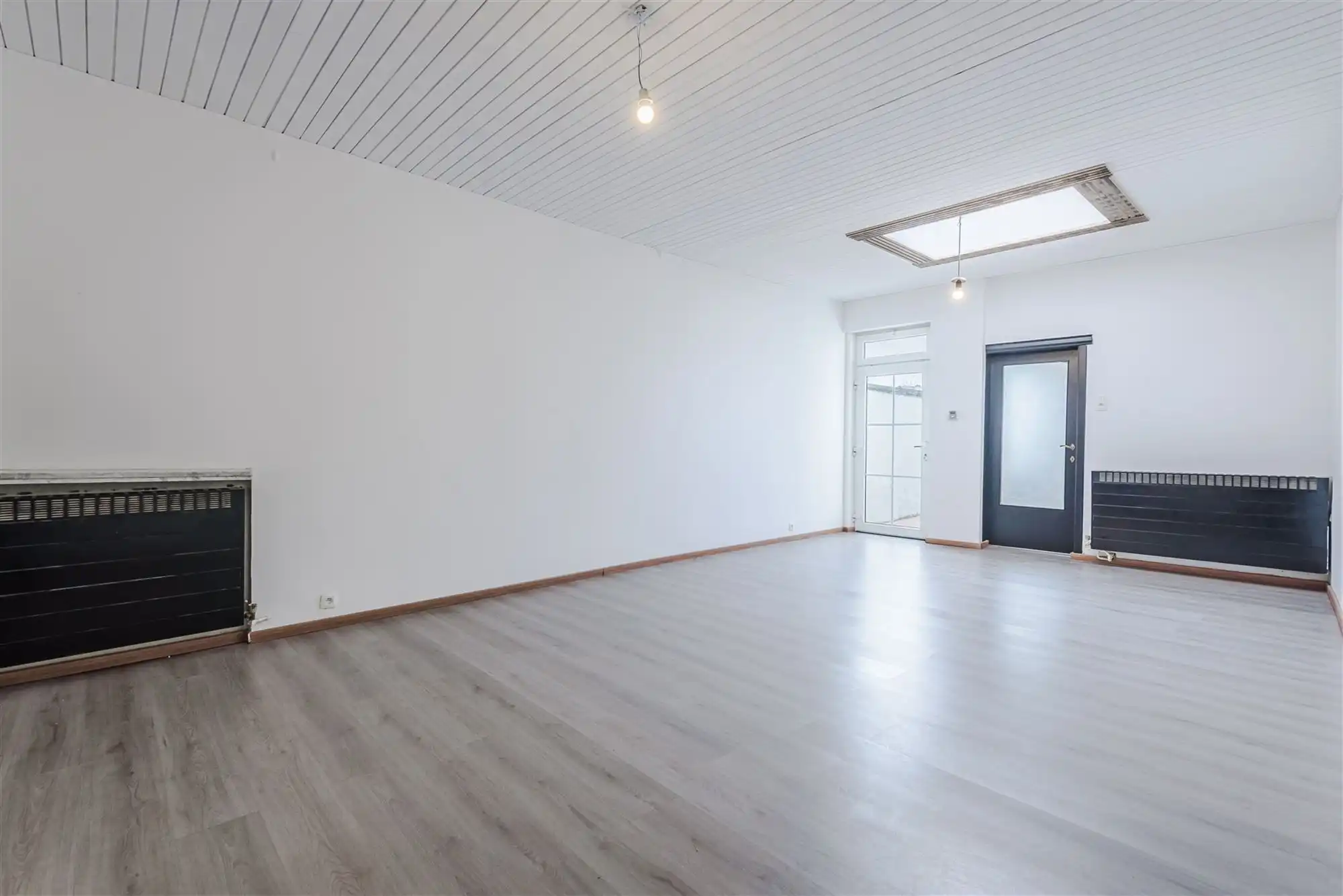 Gerenoveerde ruime gezinswoning met 4 slpks foto 8