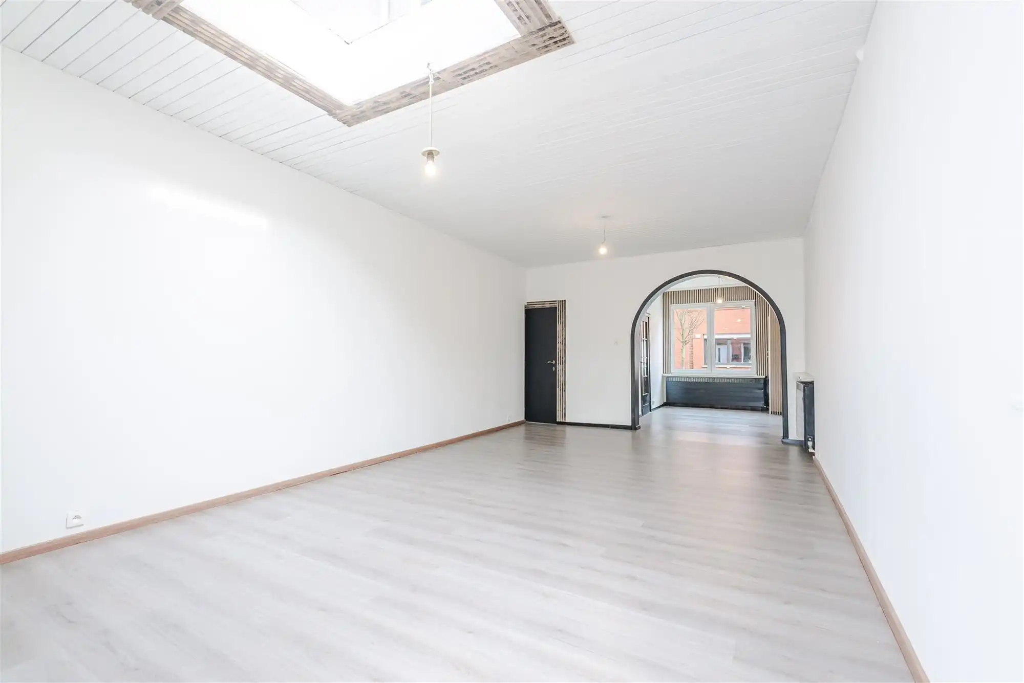 Gerenoveerde ruime gezinswoning met 4 slpks foto 8