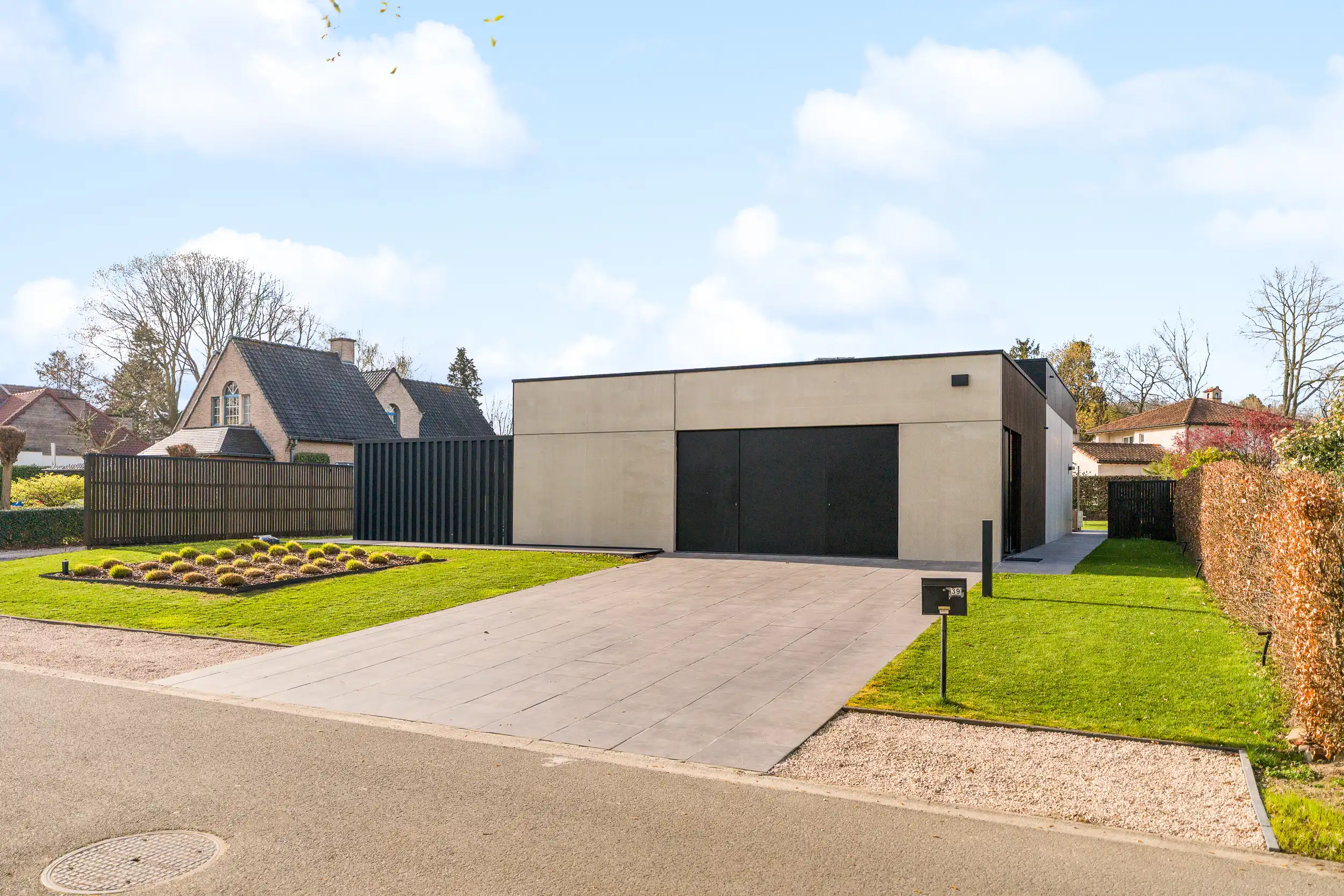 Designvilla in residentiële, doodlopende, woonwijk foto 3