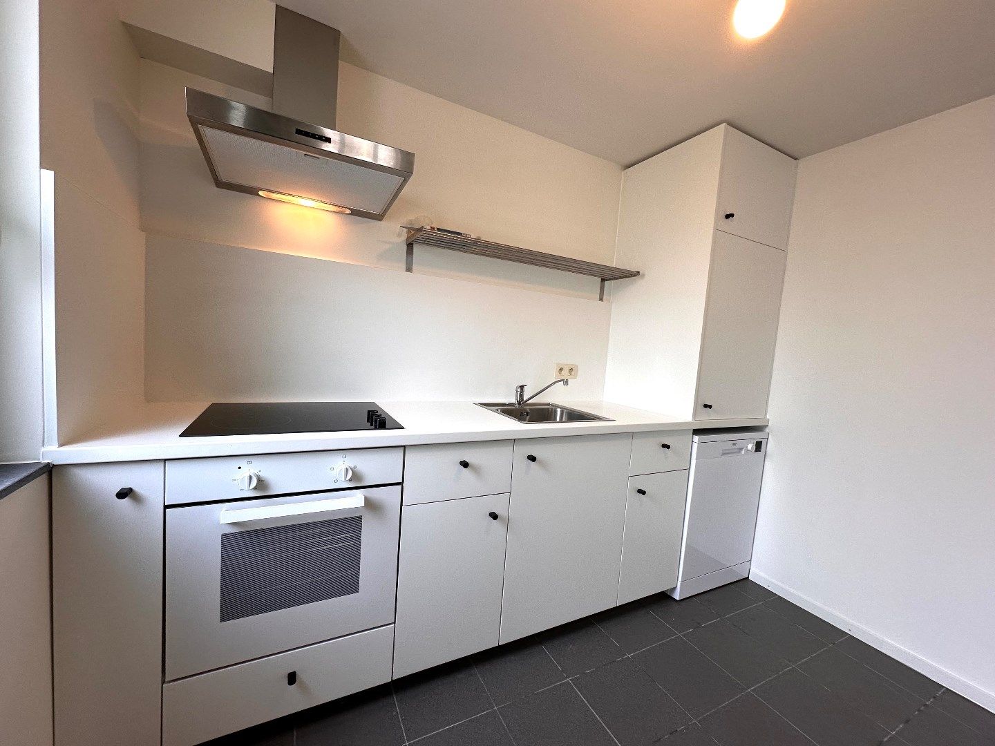 Volledig gerenoveerde woning te huur met goede ligging nabij het stadscentrum foto 7