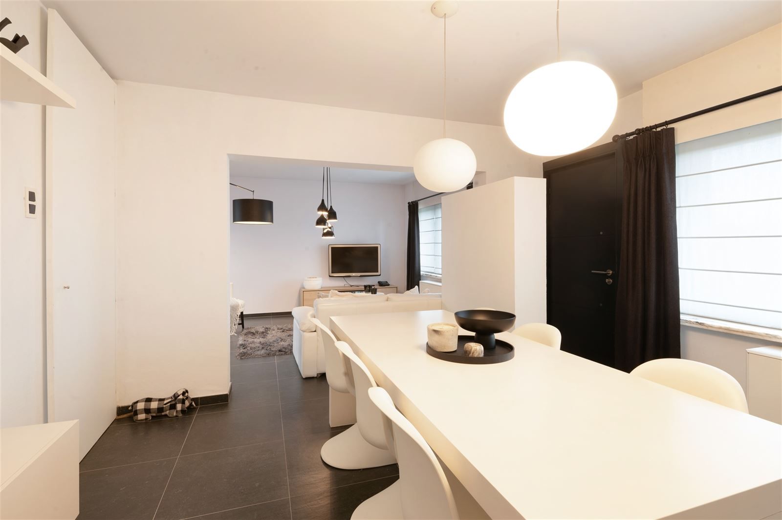 Rustig gelegen deels gerenoveerde woning foto 11