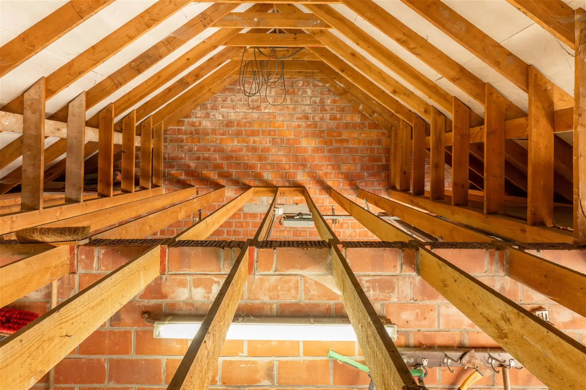 Woning met 4 slps, dubbele garage en zongerichte tuin foto 23