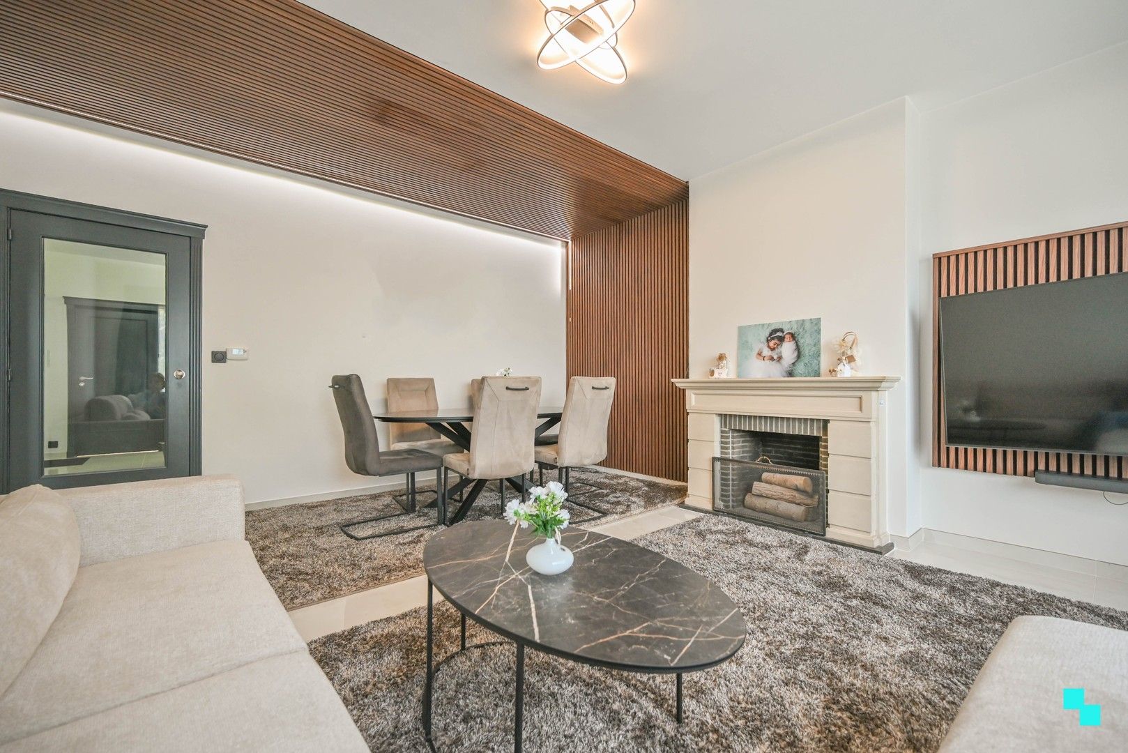 Gerenoveerd appartement in Deerlijk met garage foto 2
