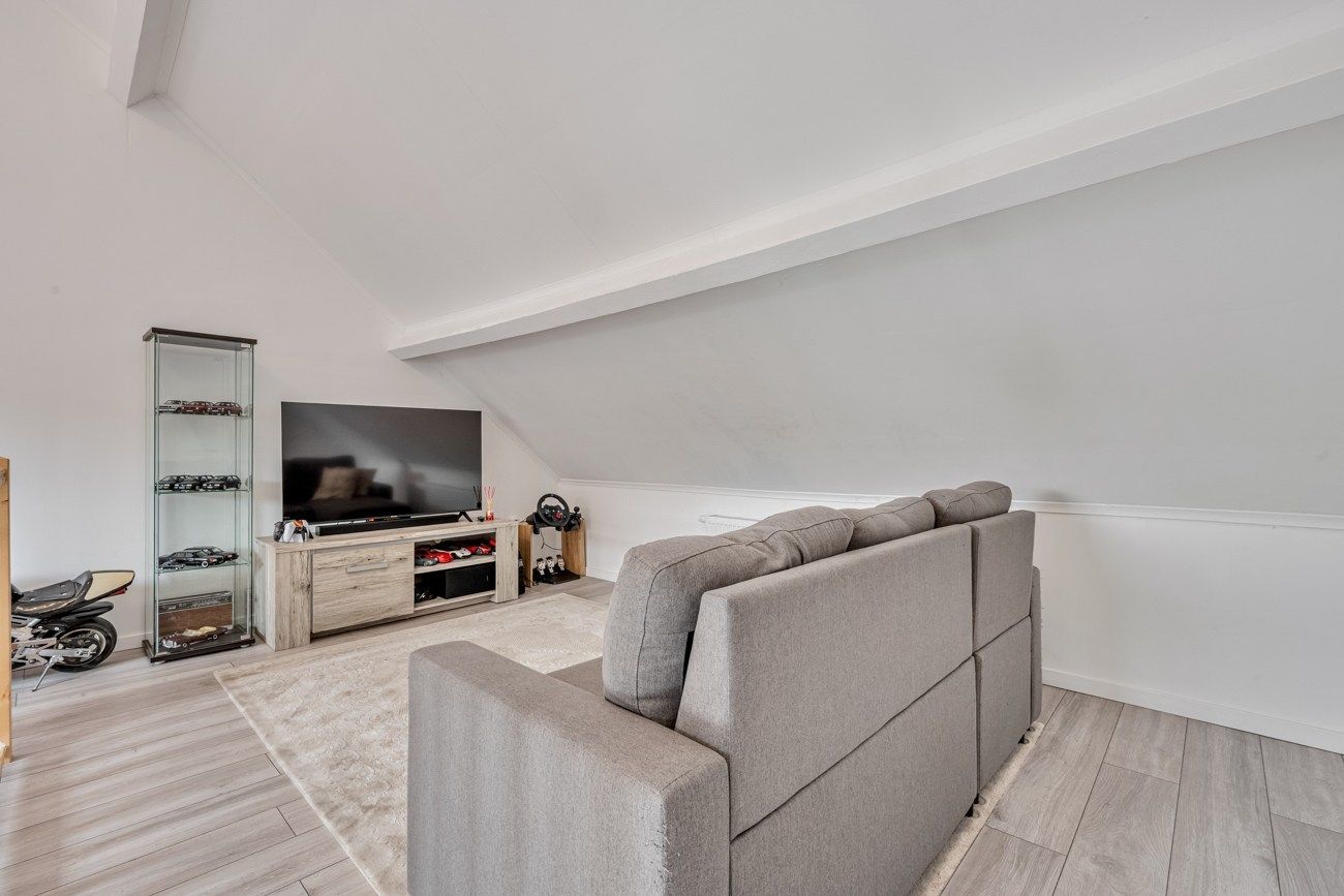 Instapklare woning op gegeerde locatie in Sint-Amandsberg foto 18
