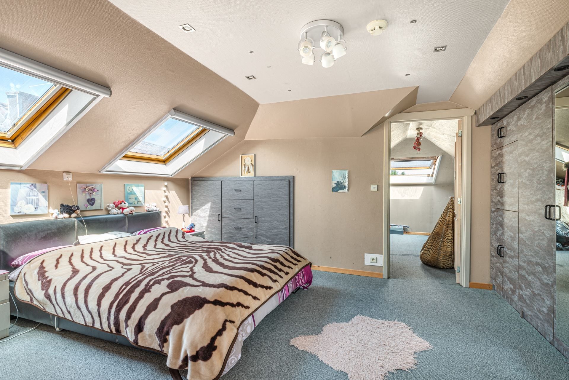 Unieke eigendom te koop met twee woningen en loods te Zingem foto 9