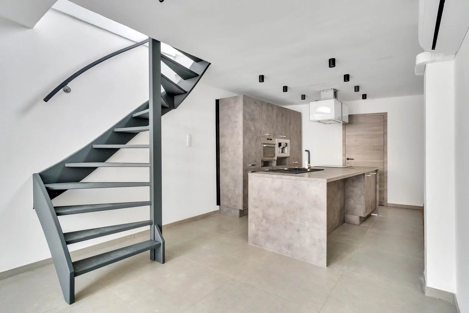 Gerenoveerde stadwoning in centrum foto 5