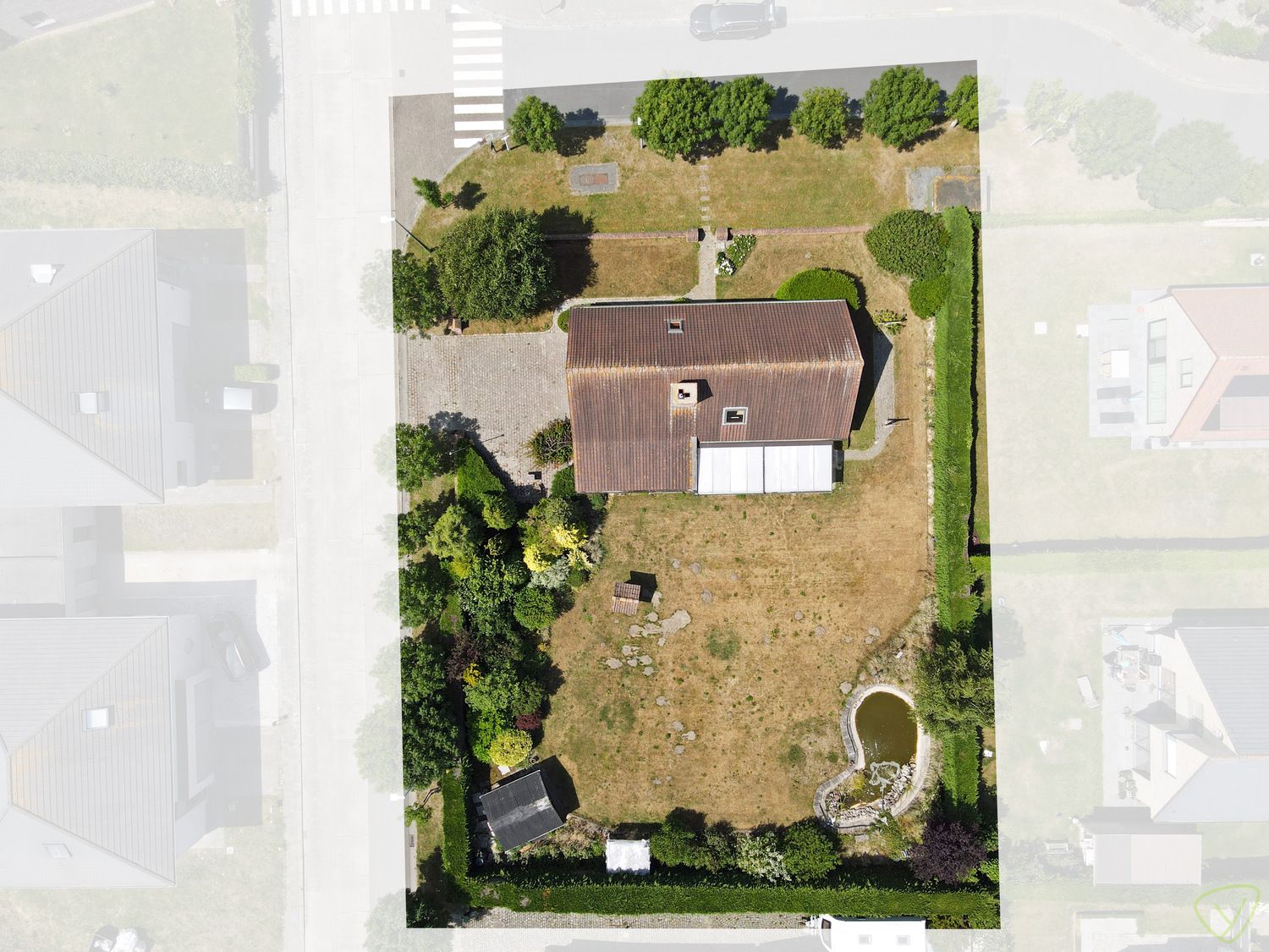 Villa op zonnig en ruim perceel met investeringspotentieel foto 35