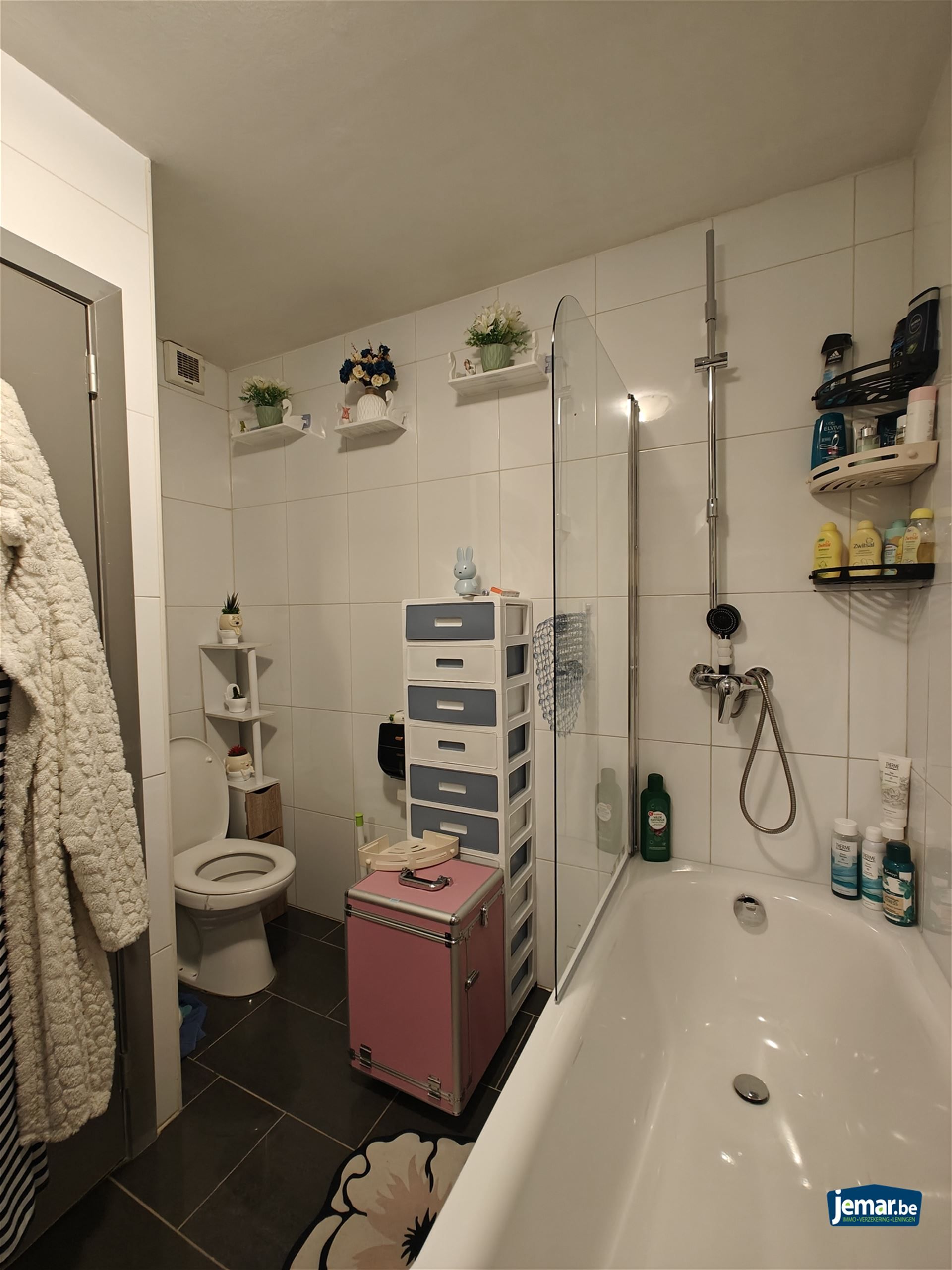 éénslaapkamerappertement met parking + berging in de kelder  foto 9