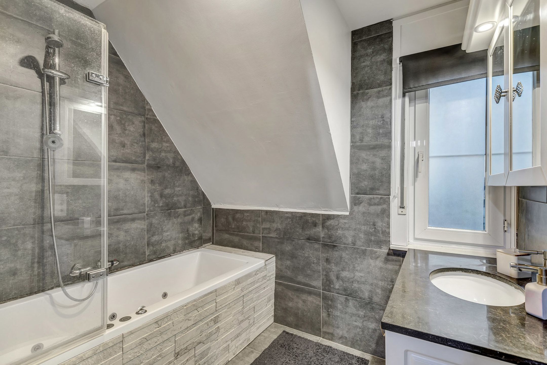 Energiezuinige woning met grote tuin en zonnepanelen foto 18