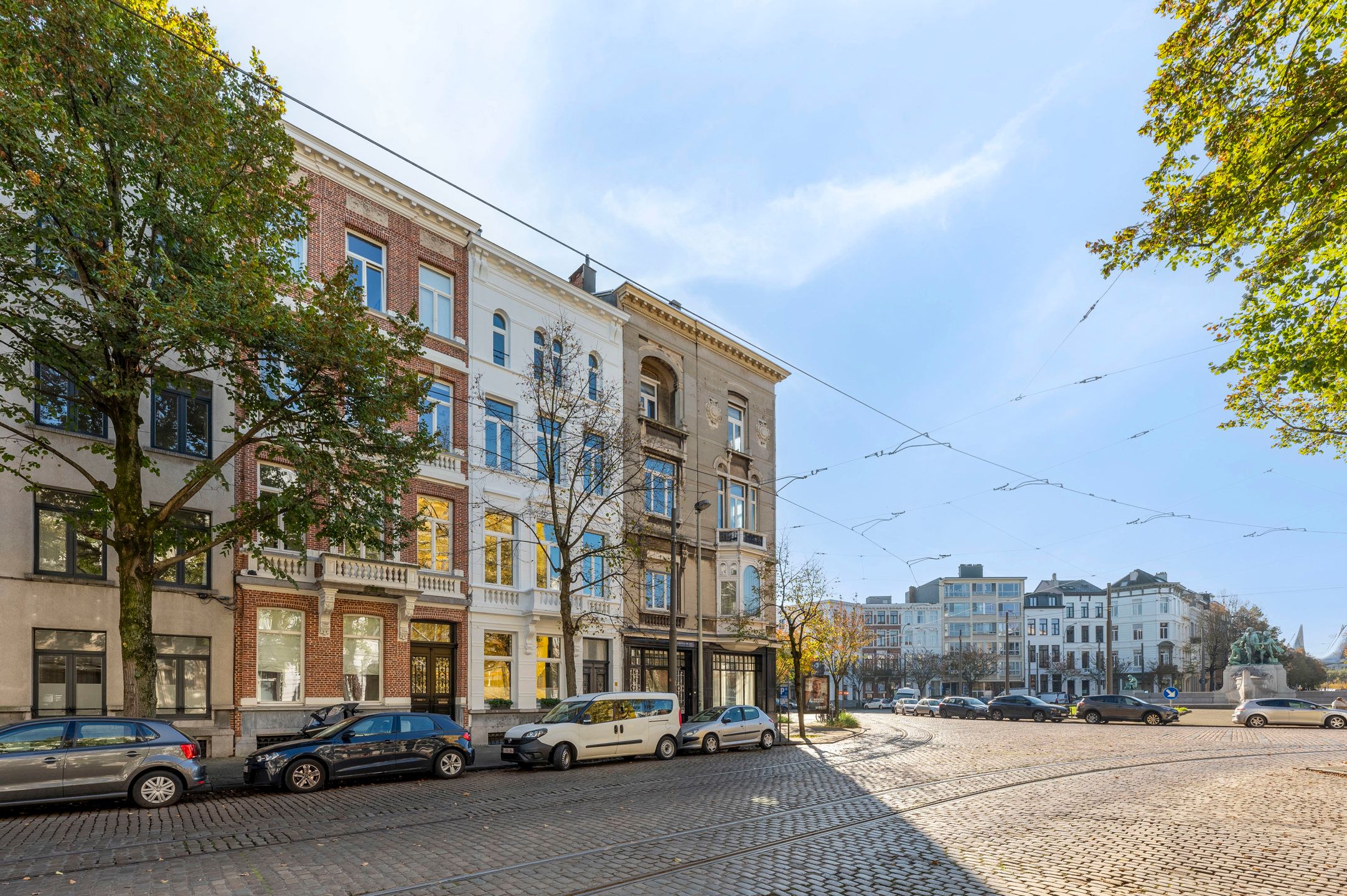 ANTWERPEN-ZUID - Herenwoning op wandelafstand van het KMSKA foto {{pictureIndex}}