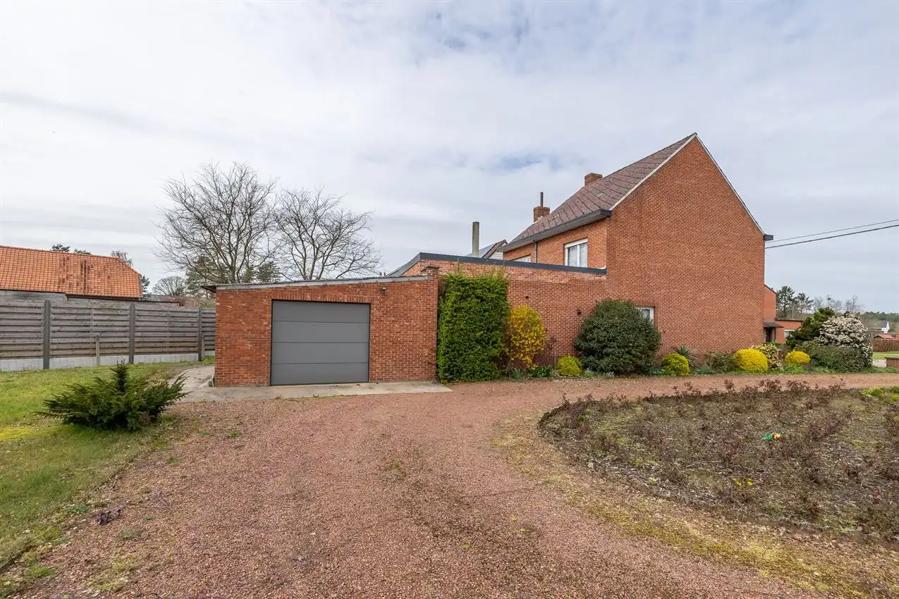 Te renoveren 3slk woning op uitzonderlijk perceel van 34 are  foto 41