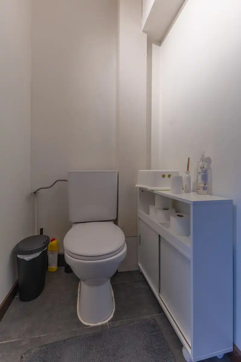 Gelijkvloers appartement met terras en tuin (+ kelder) foto 16