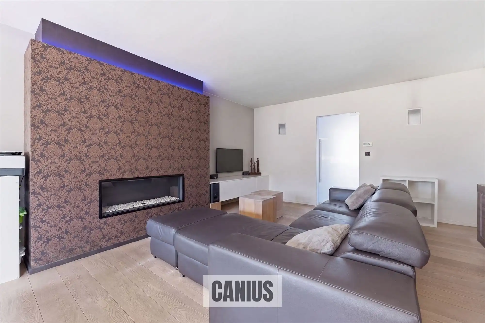 MODERNE, INSTAPKLARE WONING MET 3 SLPK EN ZUIDGERICHTE TUIN foto 7