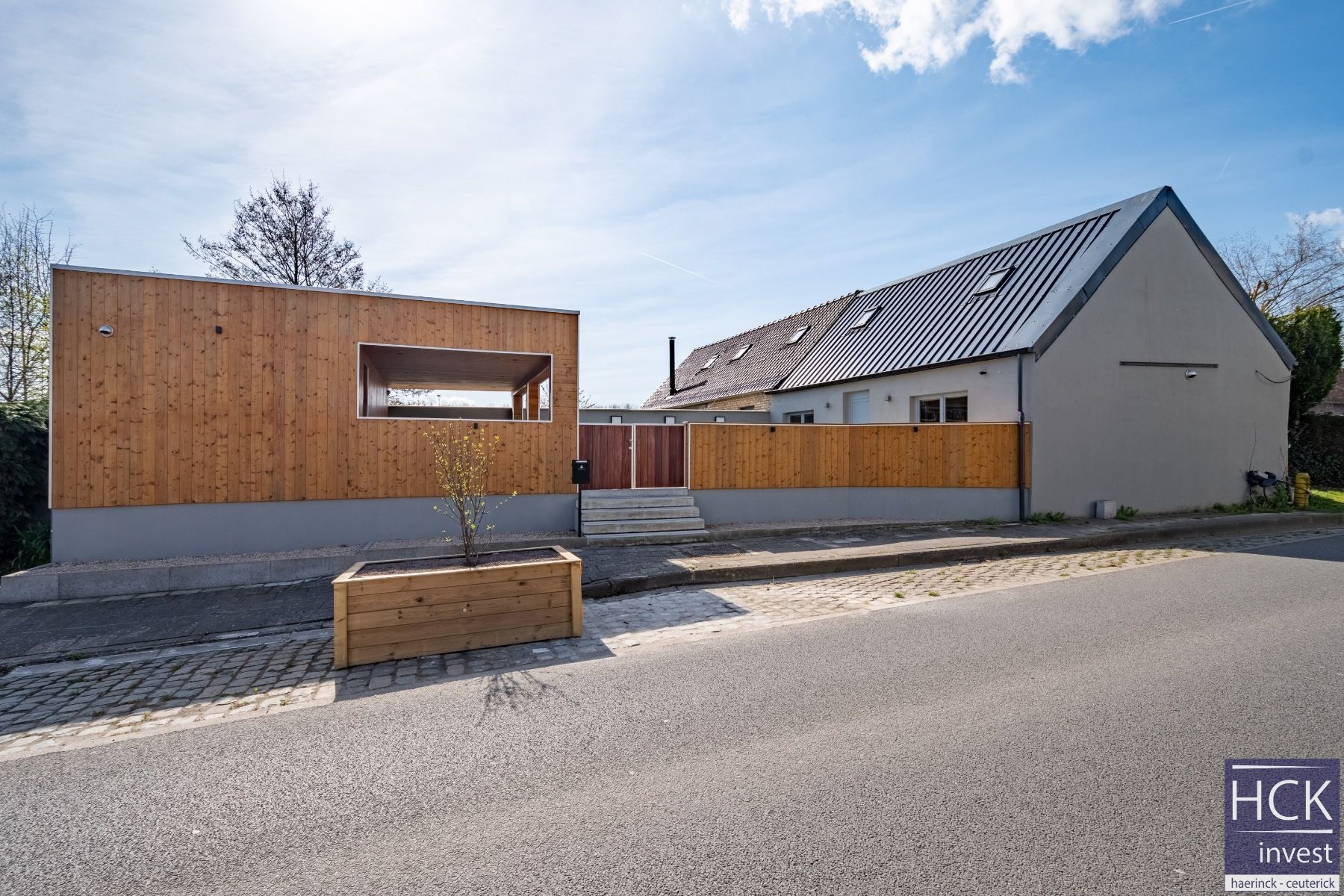Hoofdfoto van de publicatie: KRUISHOUTEM - Volledig instapklare woning vlakbij centrum!!