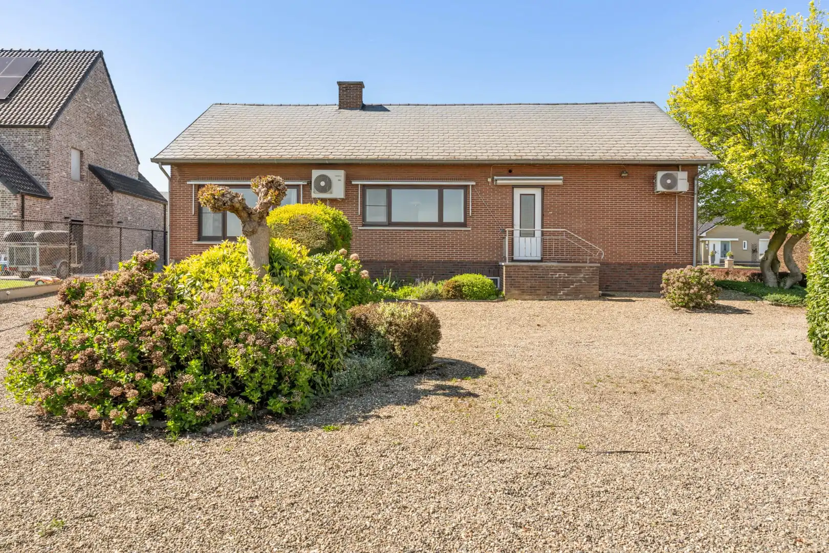 Gelijkvloerse gezinswoning op een ruim perceel van 9a51ca op een rustige locatie met uitzicht op achterliggende weilanden!  foto 26