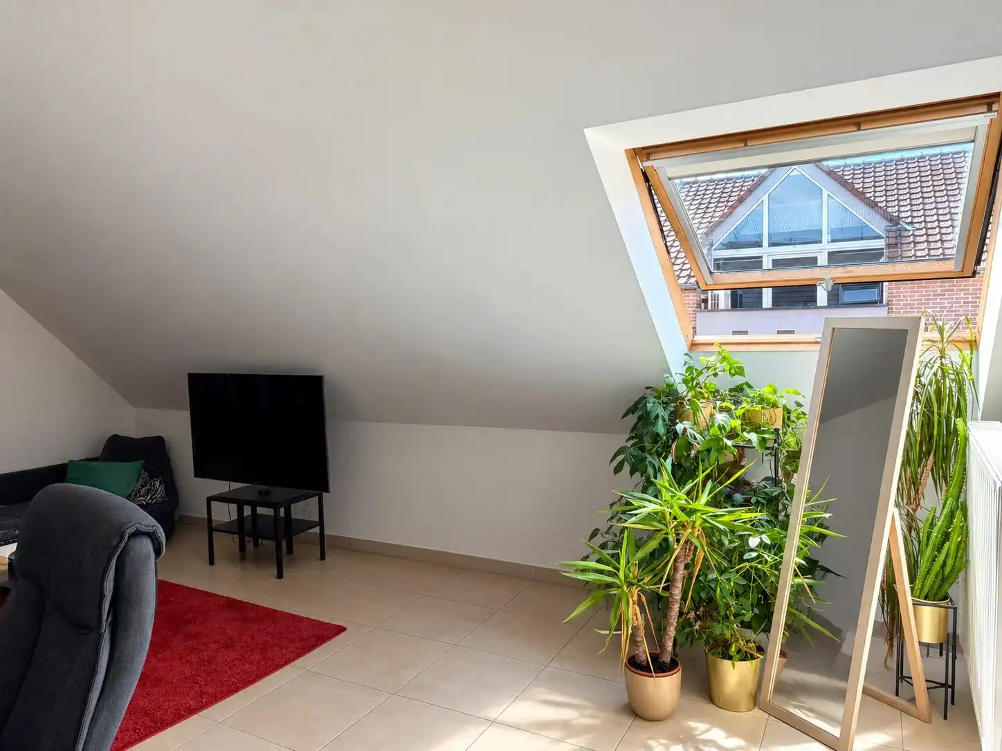 Te Huur : Verzorgde en ruime woning met 2 slaapkamers en garage in centrum Bilzen foto 16