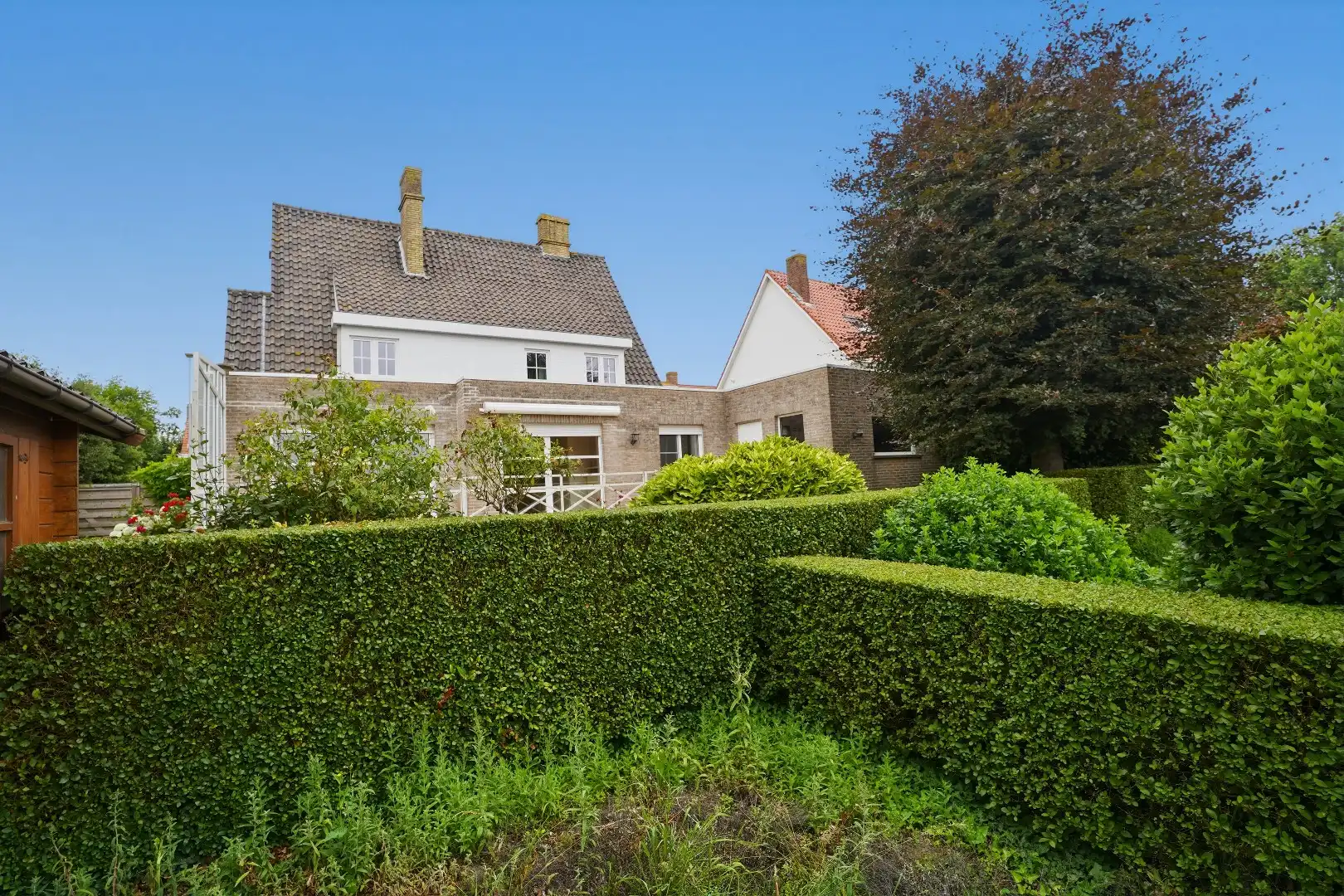 Riante gezinswoning met uniek panoramisch uitzicht en eindeloos potentieel op 644 m². foto 14