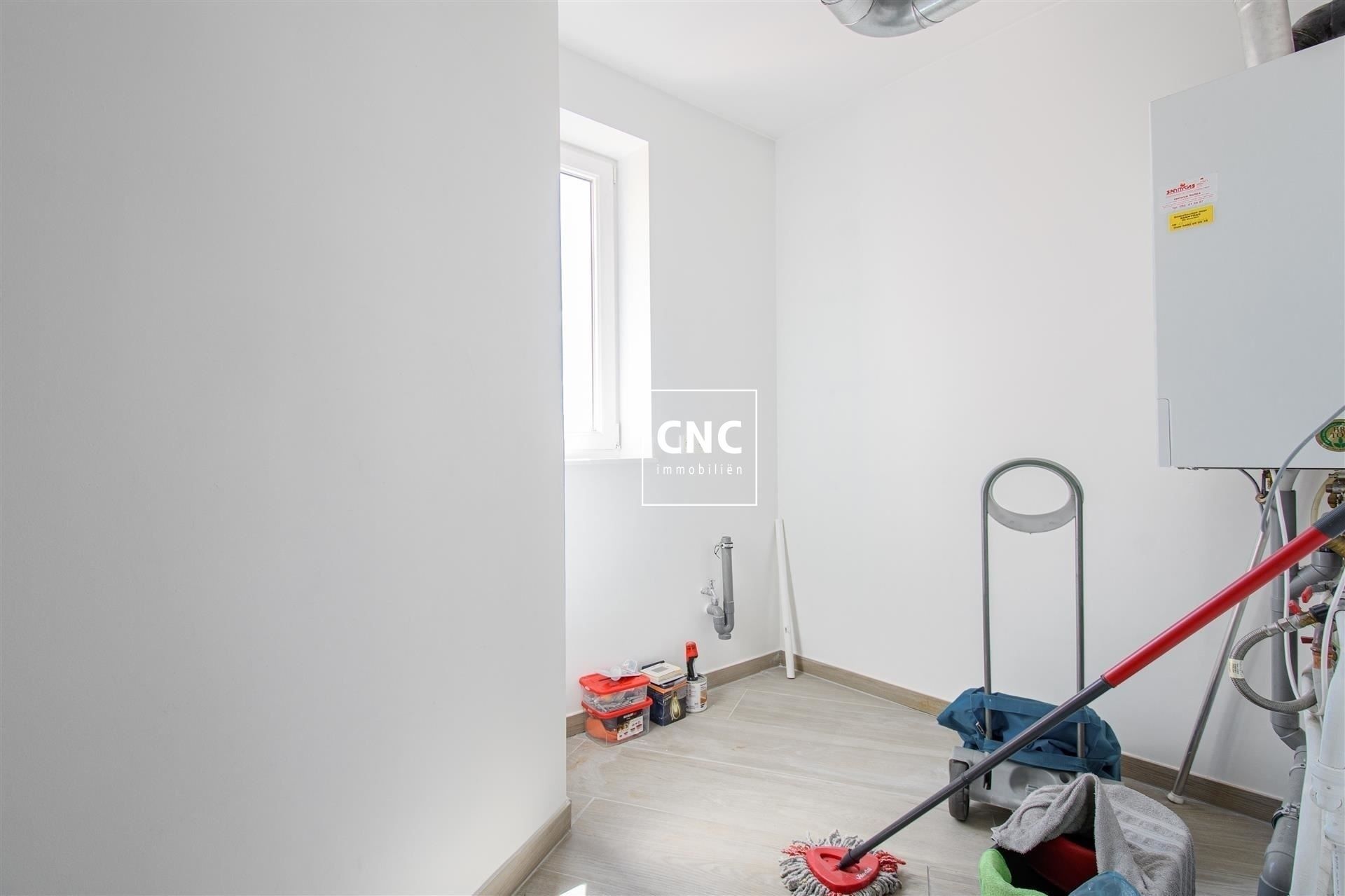 Lichtrijk en prachtig afgewerkt duplex-appartement foto 13