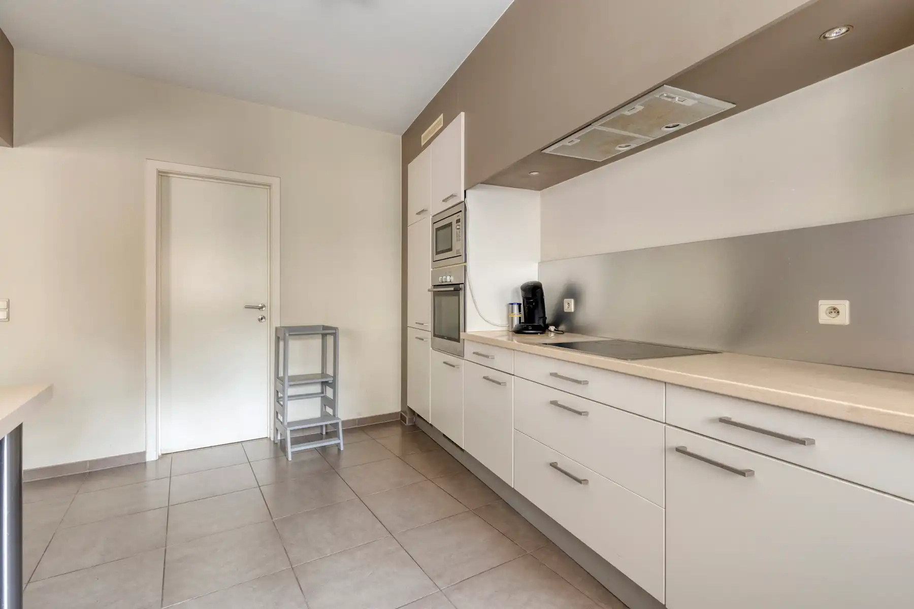 Gelijkvloers appartement met garagebox en ruim terras foto 8
