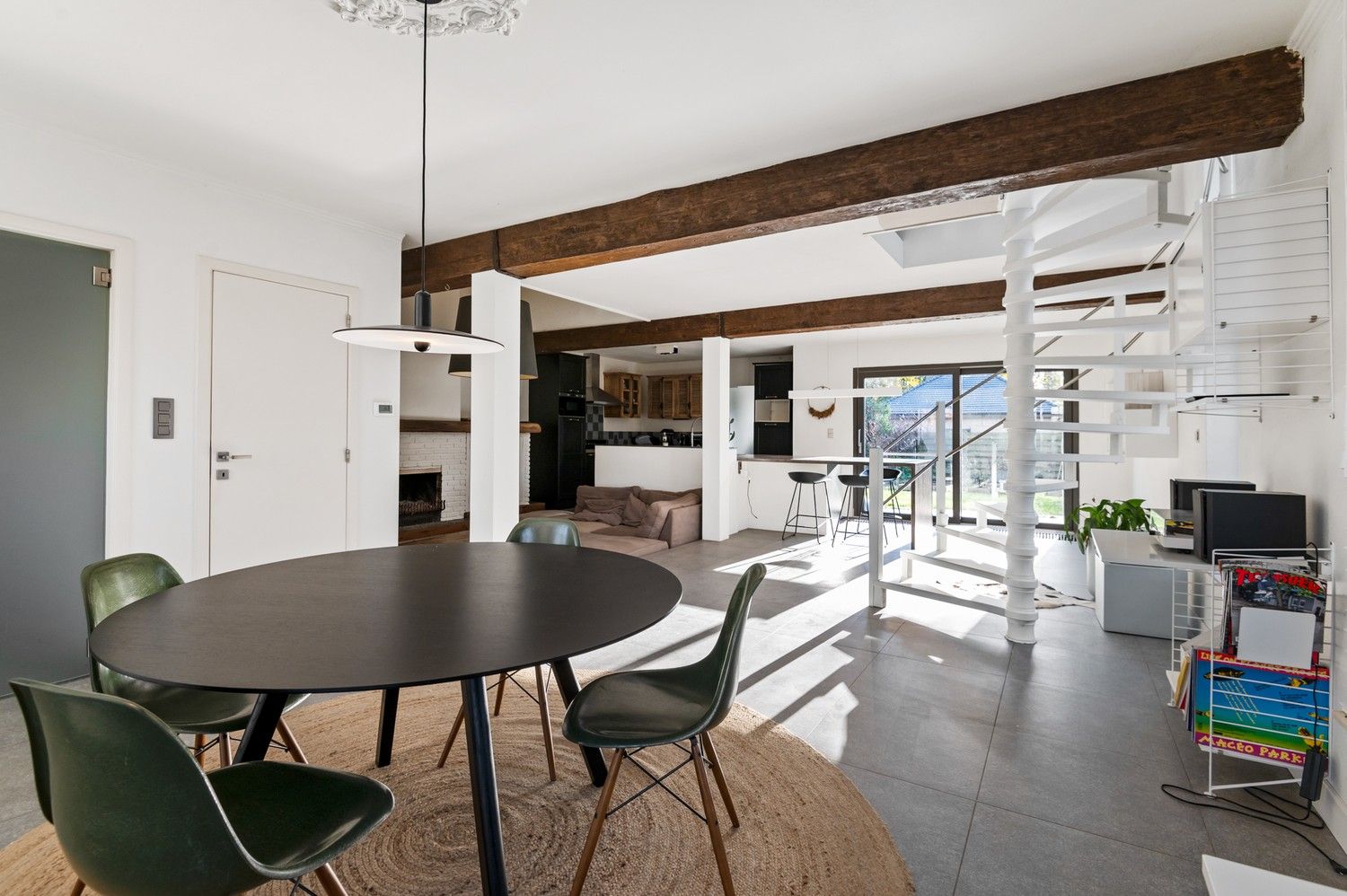 Unieke energiezuinige HOB met 3 SLPKS en grote tuin in een rustige straat in Wijnegem! foto 2