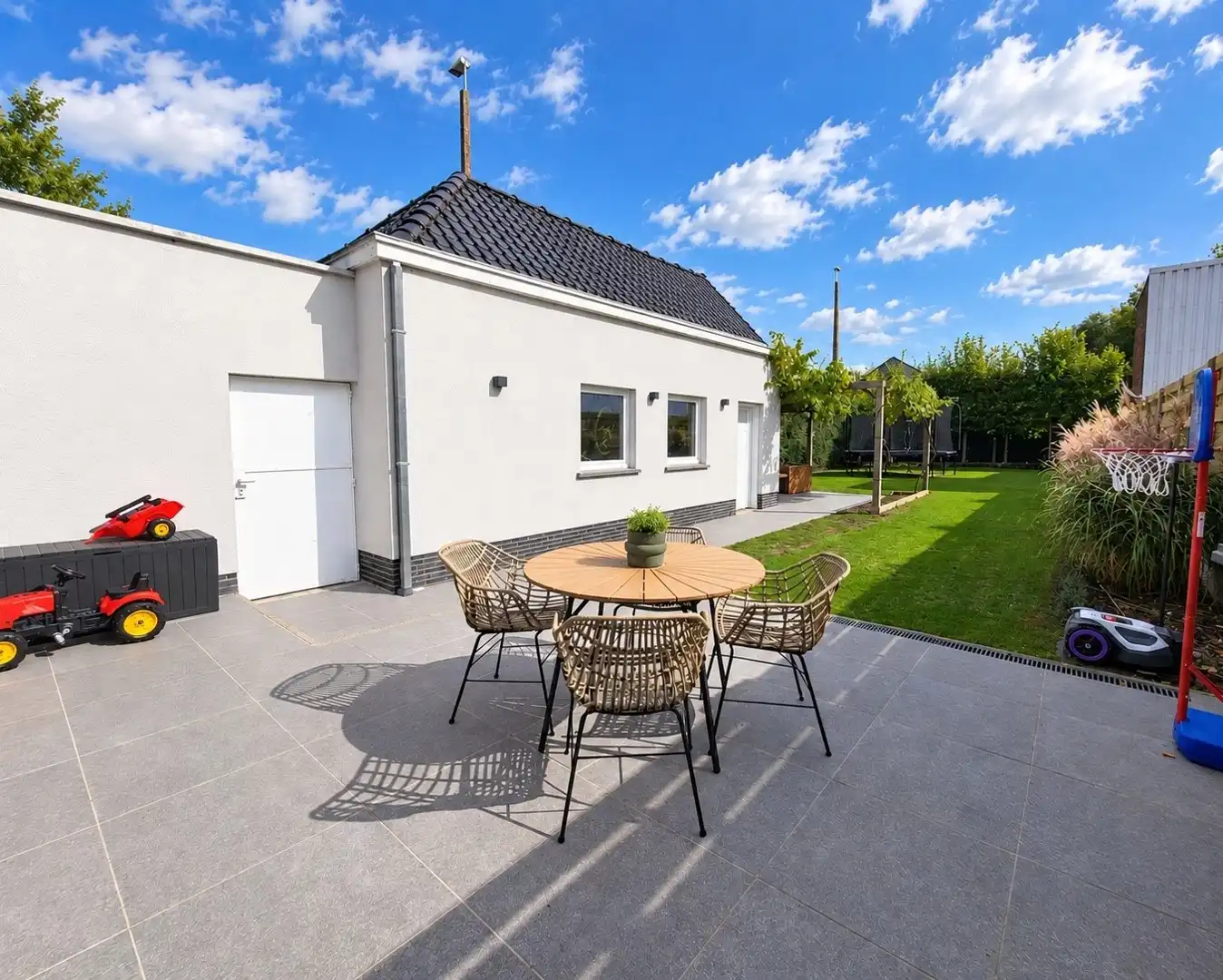 Gerenoveerde woning met garage en zonnige tuin in landelijke omgeving. Topper! foto 5