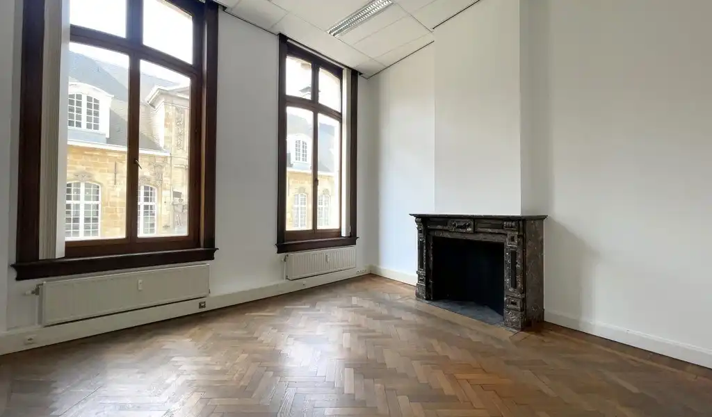 Kantoren te huur in prachtig herenhuis in centrum Antwerpen foto 6