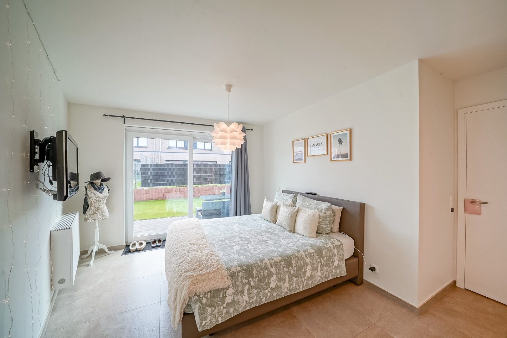 Recent gelijkvloers 2-slaapkamer appartement vlakbij de Spuikom te Bredene foto 13
