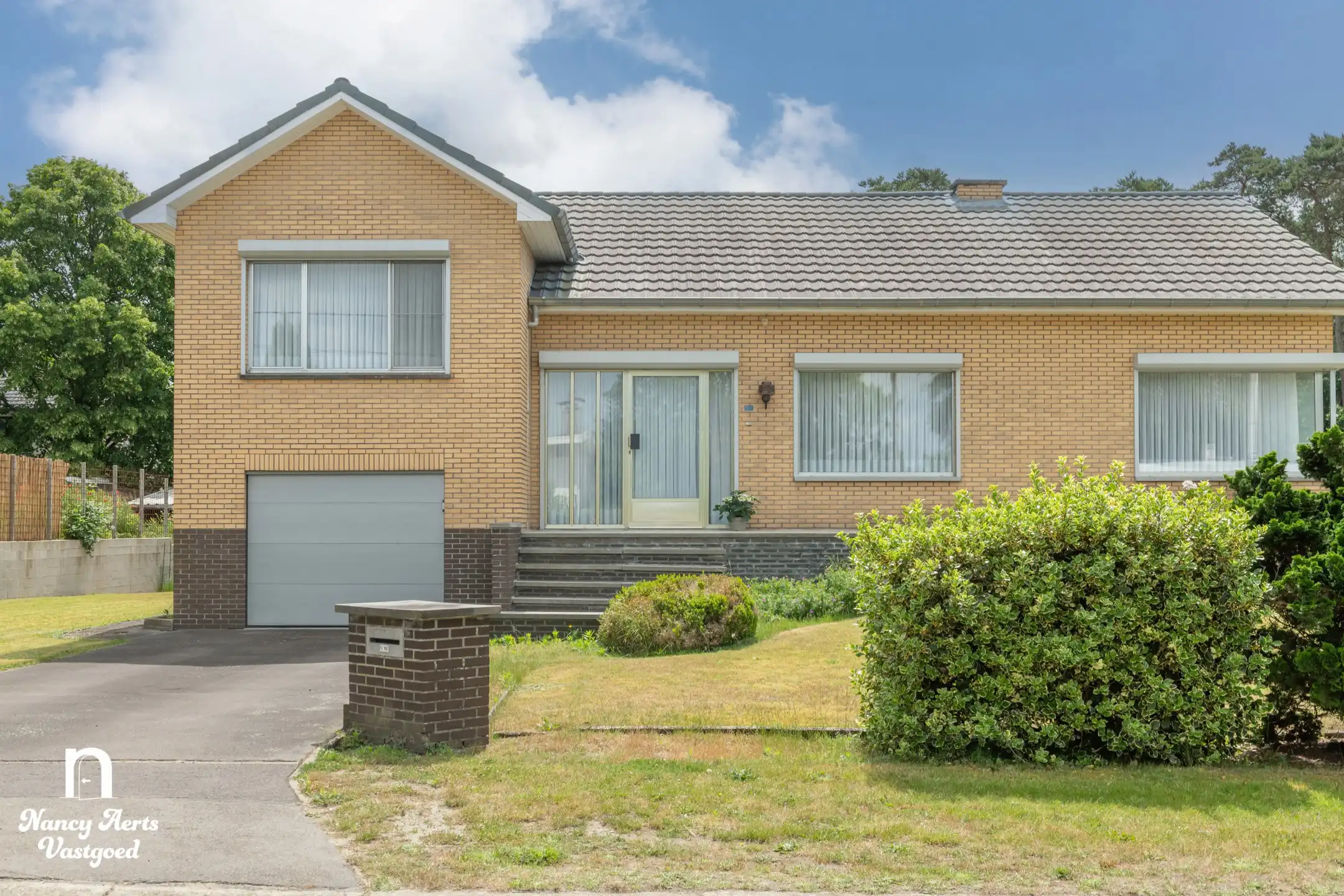 Uitstekend onderhouden split‑level woning in groene omgeving foto 3