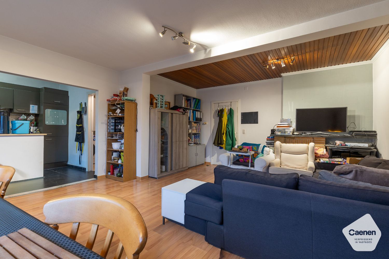 LEUK & ENERGIEZUINIG APPARTEMENT in het hartje van Oostkamp centrum met 2 slaapkamers. foto 5