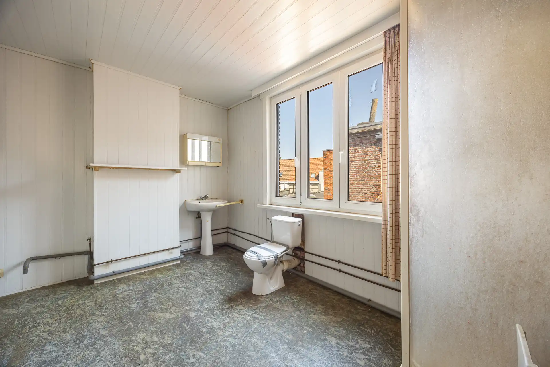 Project met potentieel: Te renoveren woning met koer! foto 12