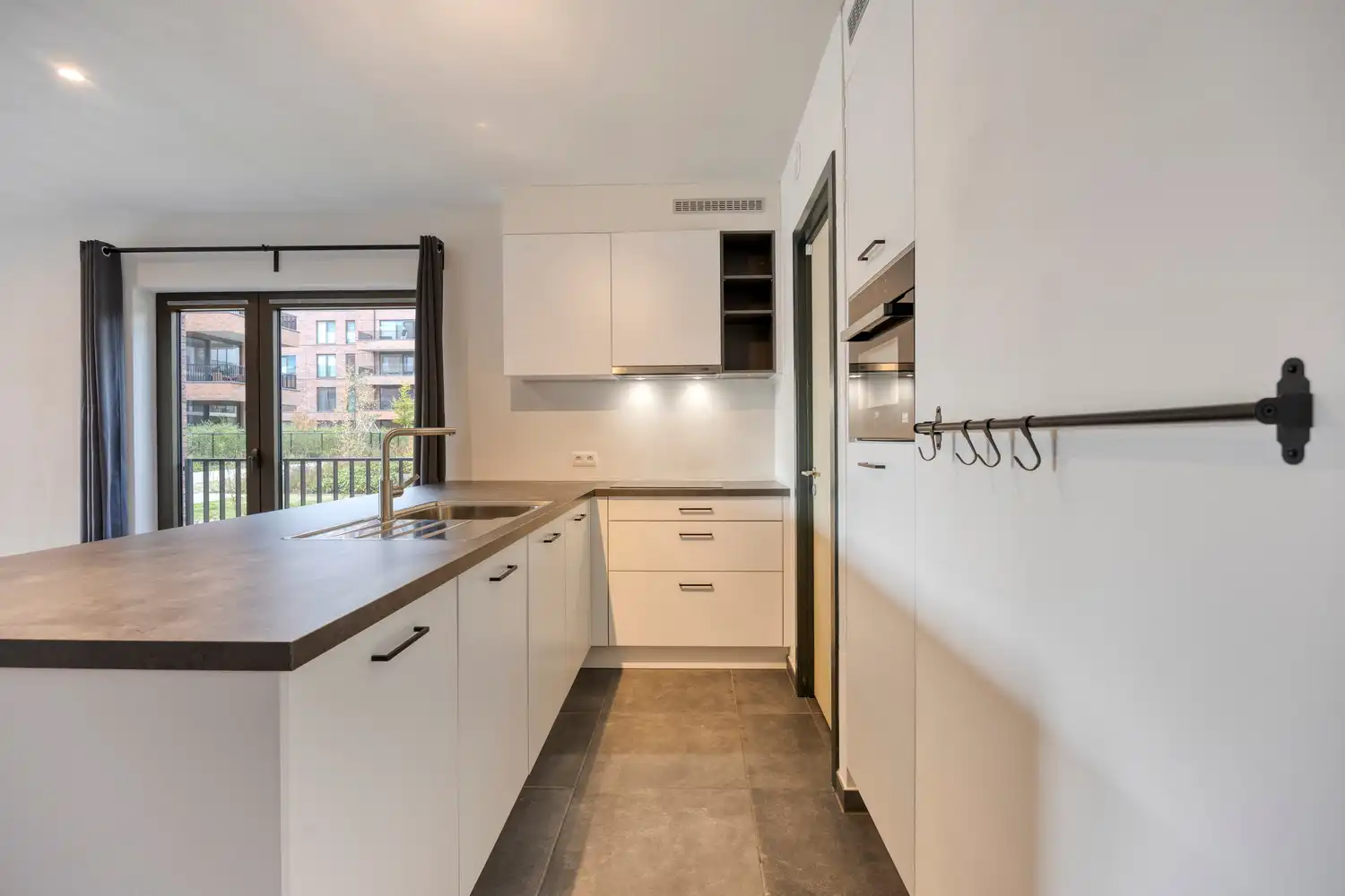 ENERGIEZUINIG (E-PEIL 15) GELIJKVLOERS APPARTEMENT MET TERRAS TE DIEST! foto 12