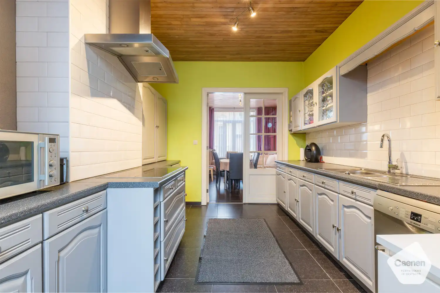 Ruime stadswoning met 3 slaapkamers en gezellige koer foto 8