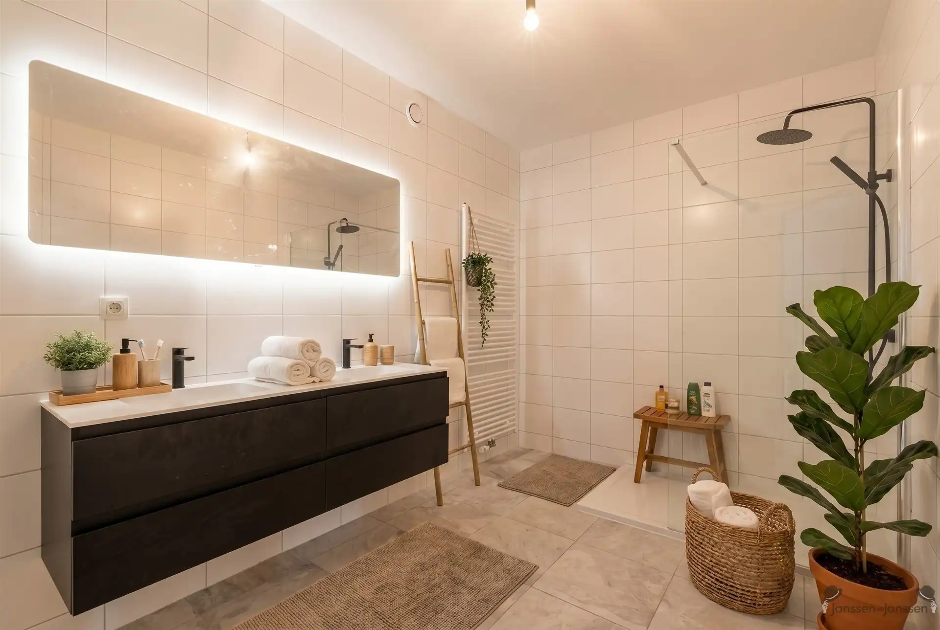 Instapklaar appartement van 103 m² op een gunstige ligging foto 12