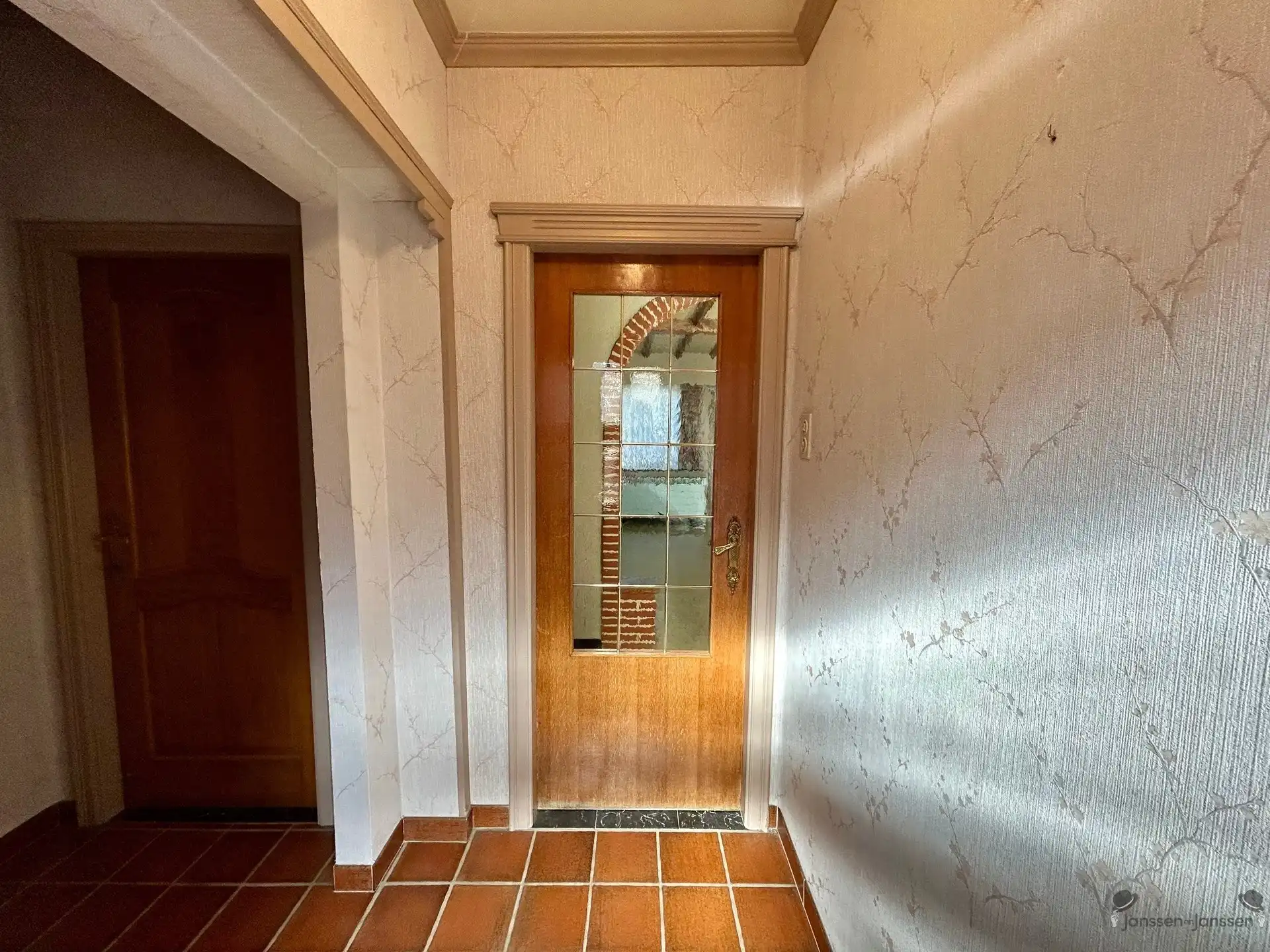 Ruime renovatiewoning gelegen in Hartje Hamm foto 2