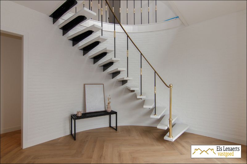 Prachtig gerenoveerde woning op topligging! foto 3