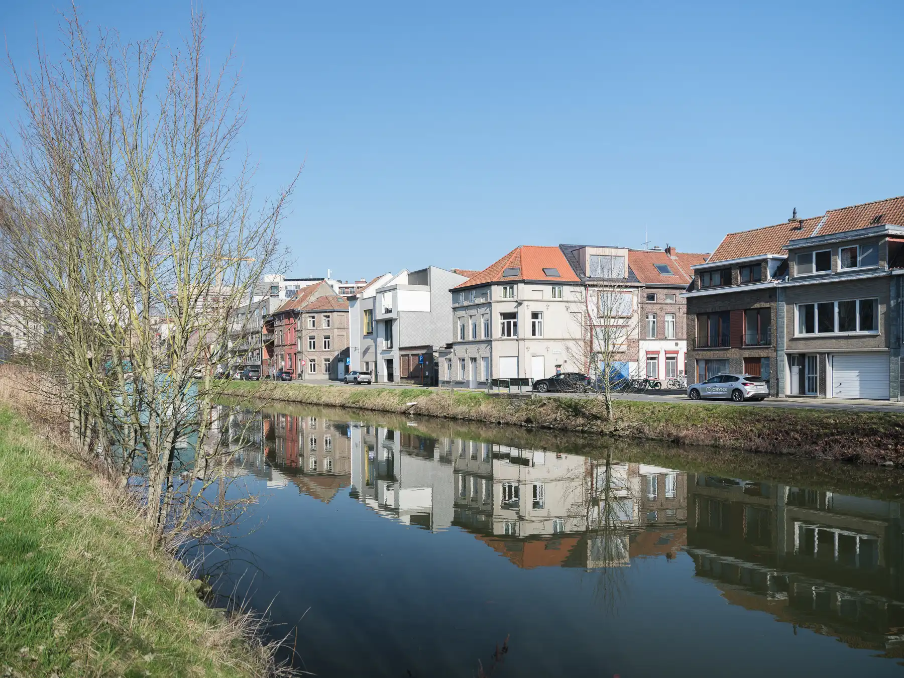 Kwalitatief gerenoveerd 3-slaapkamer appartement aan het water foto 2